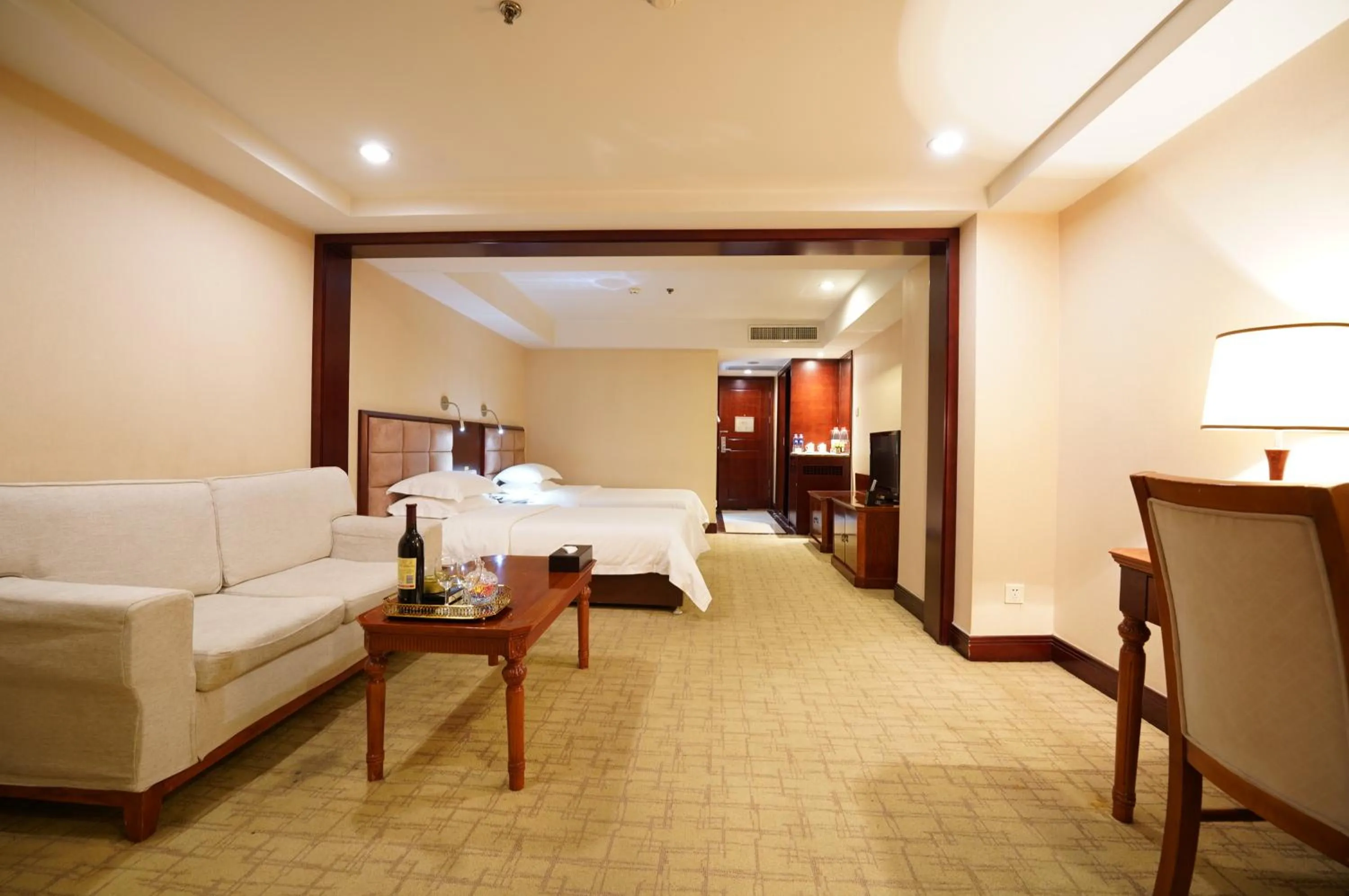 Photo of the whole room, Bed in Baoding Zhong Yin Hotel