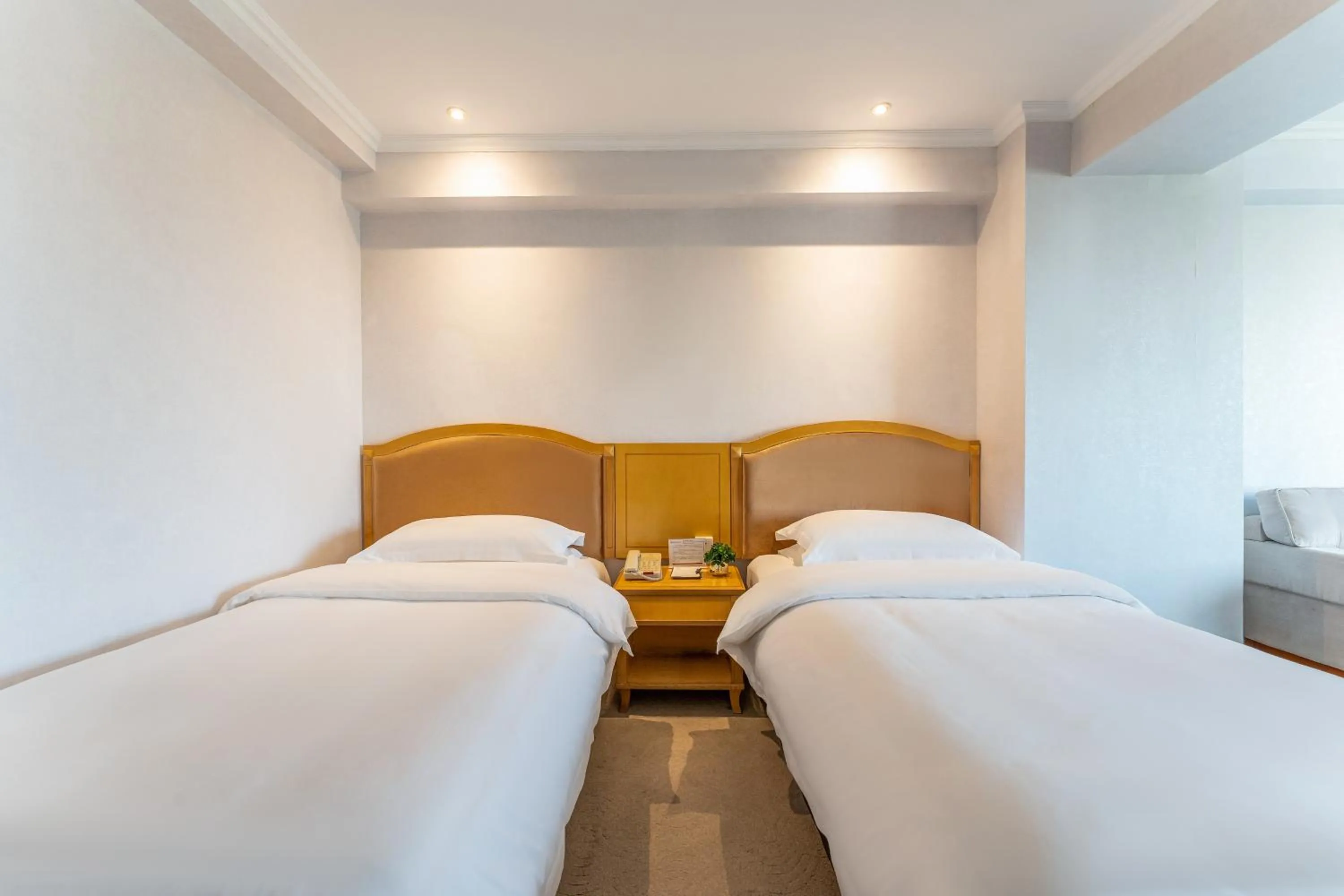 Bed in Baoding Zhong Yin Hotel