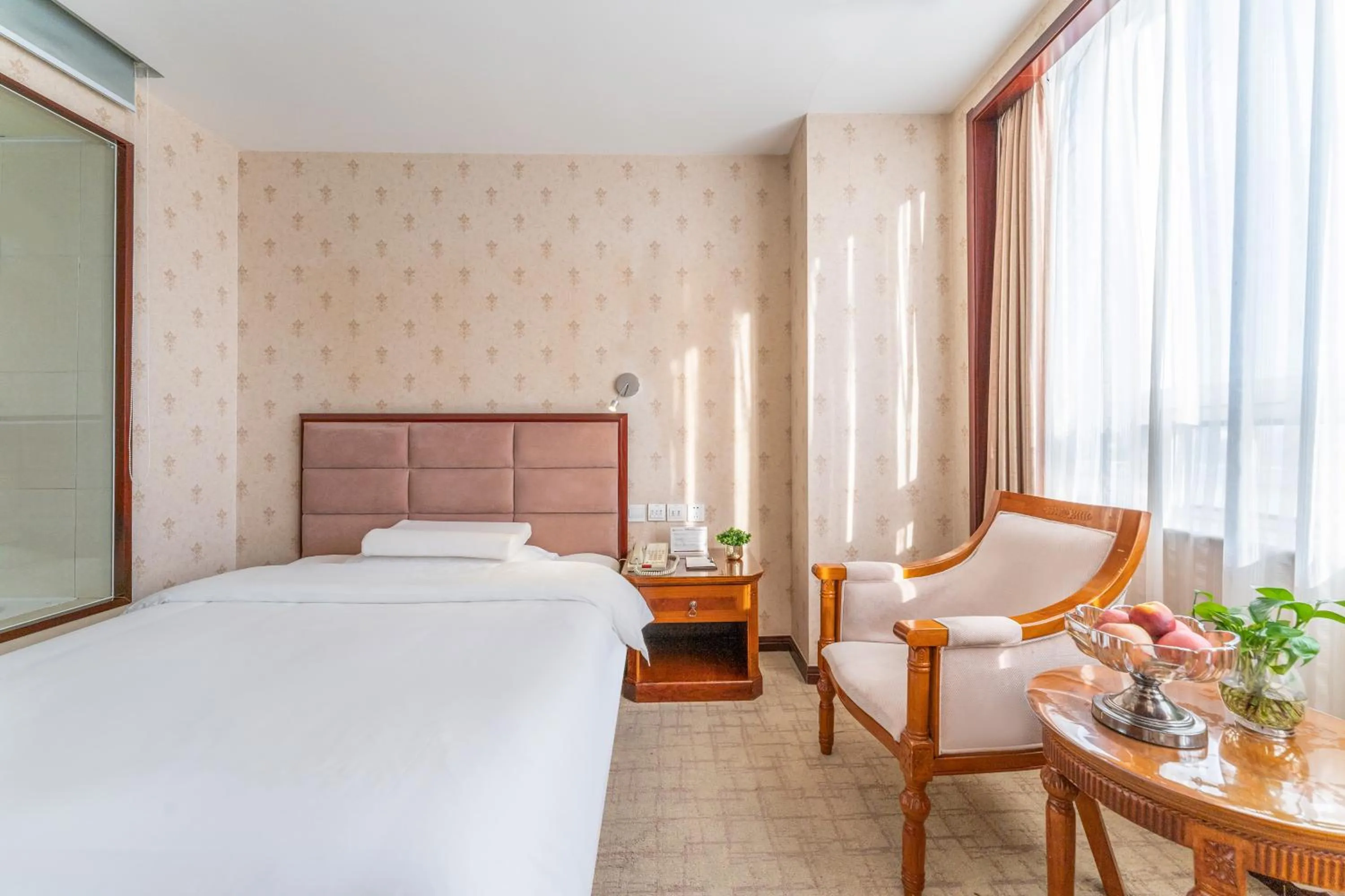 Photo of the whole room, Bed in Baoding Zhong Yin Hotel