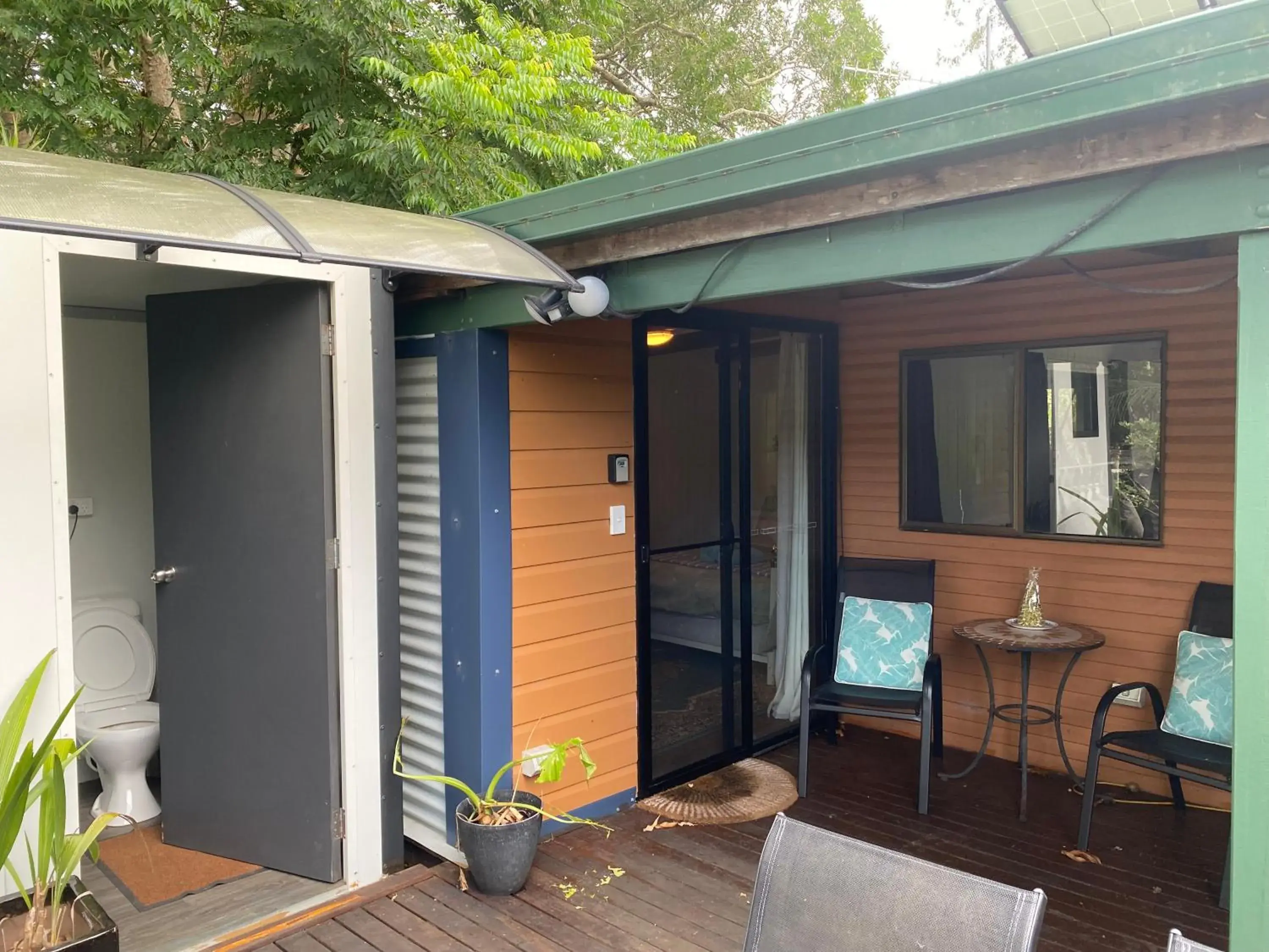 Budget Double Room in Nimbin waterfall retreat Budget Double Room in Nimbin waterfall retreat