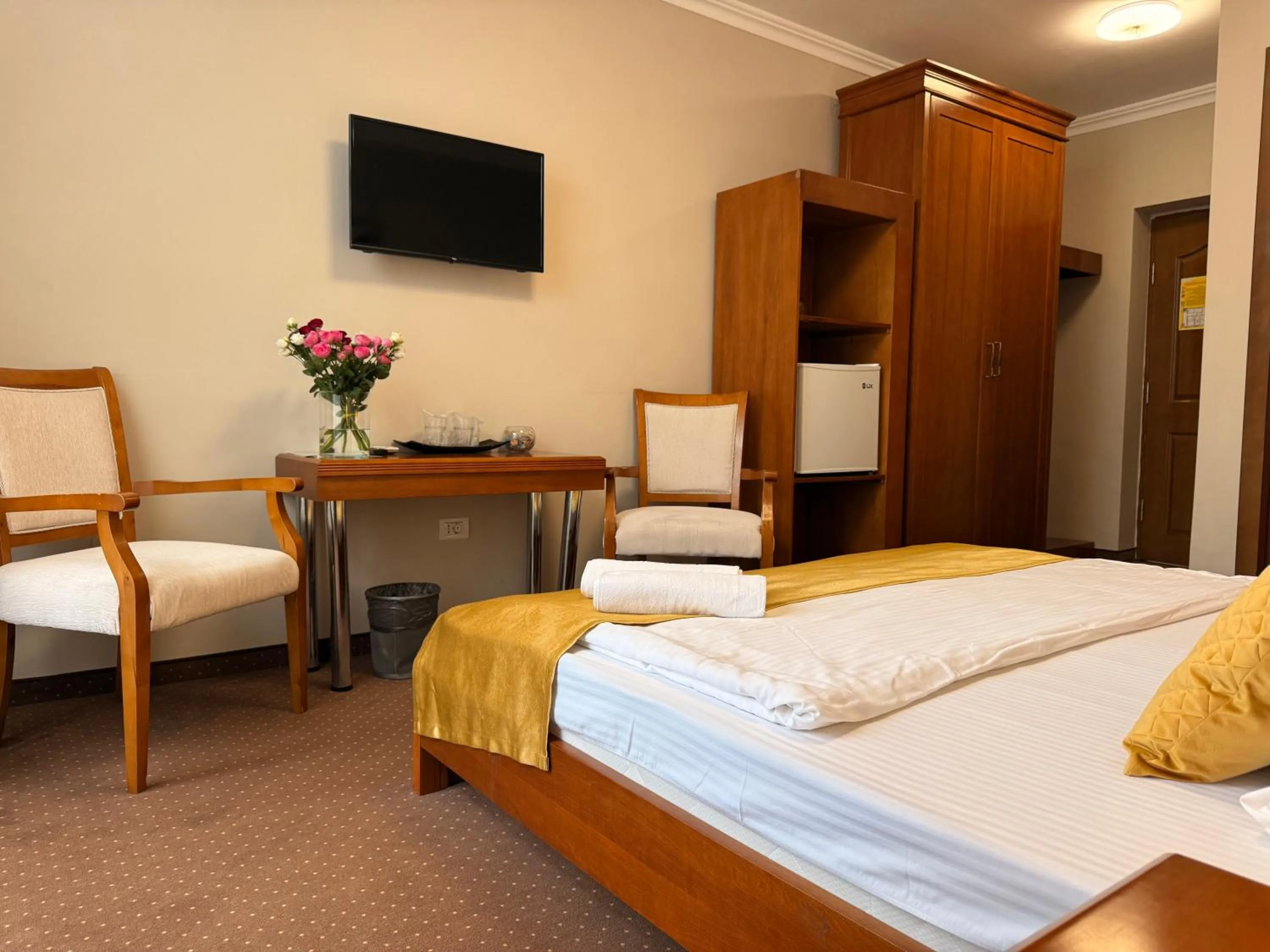 Double Room with Balcony in Vila Central