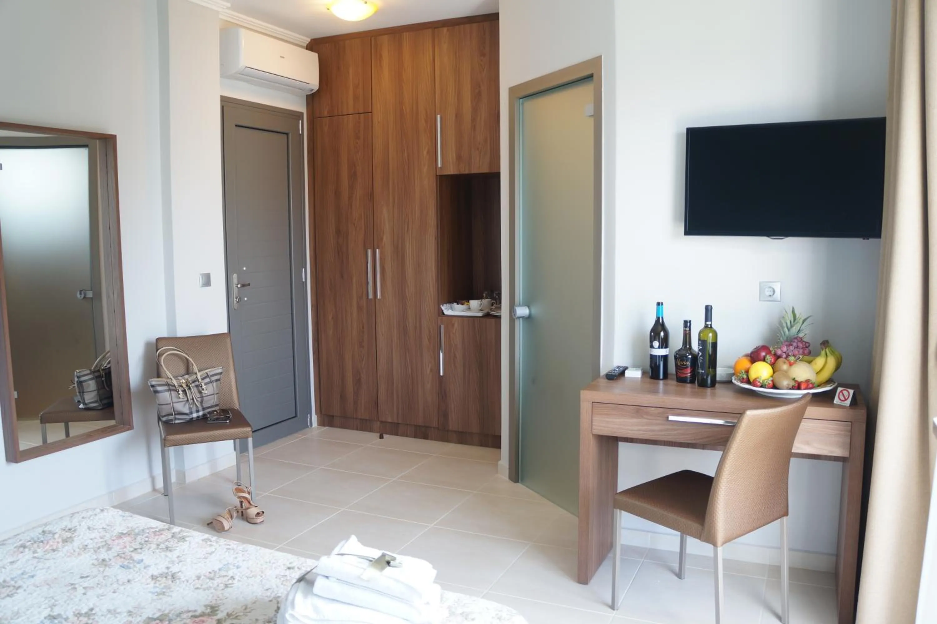 Coffee/tea facilities in Vellum Luxury Living