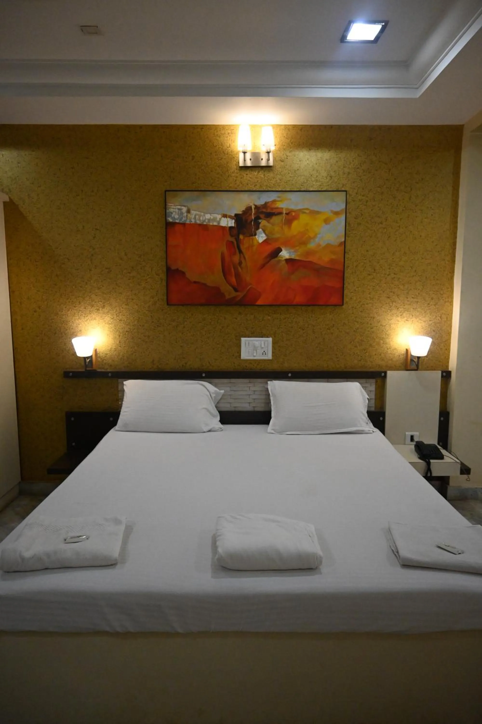 Bed in Hotel Ashlesh Manipal