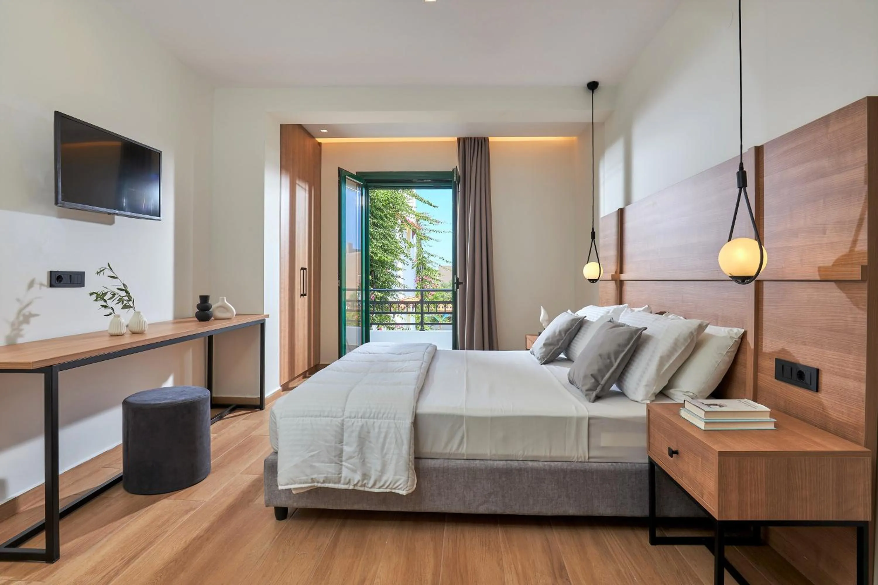 TV and multimedia, Bed in Paul Marie