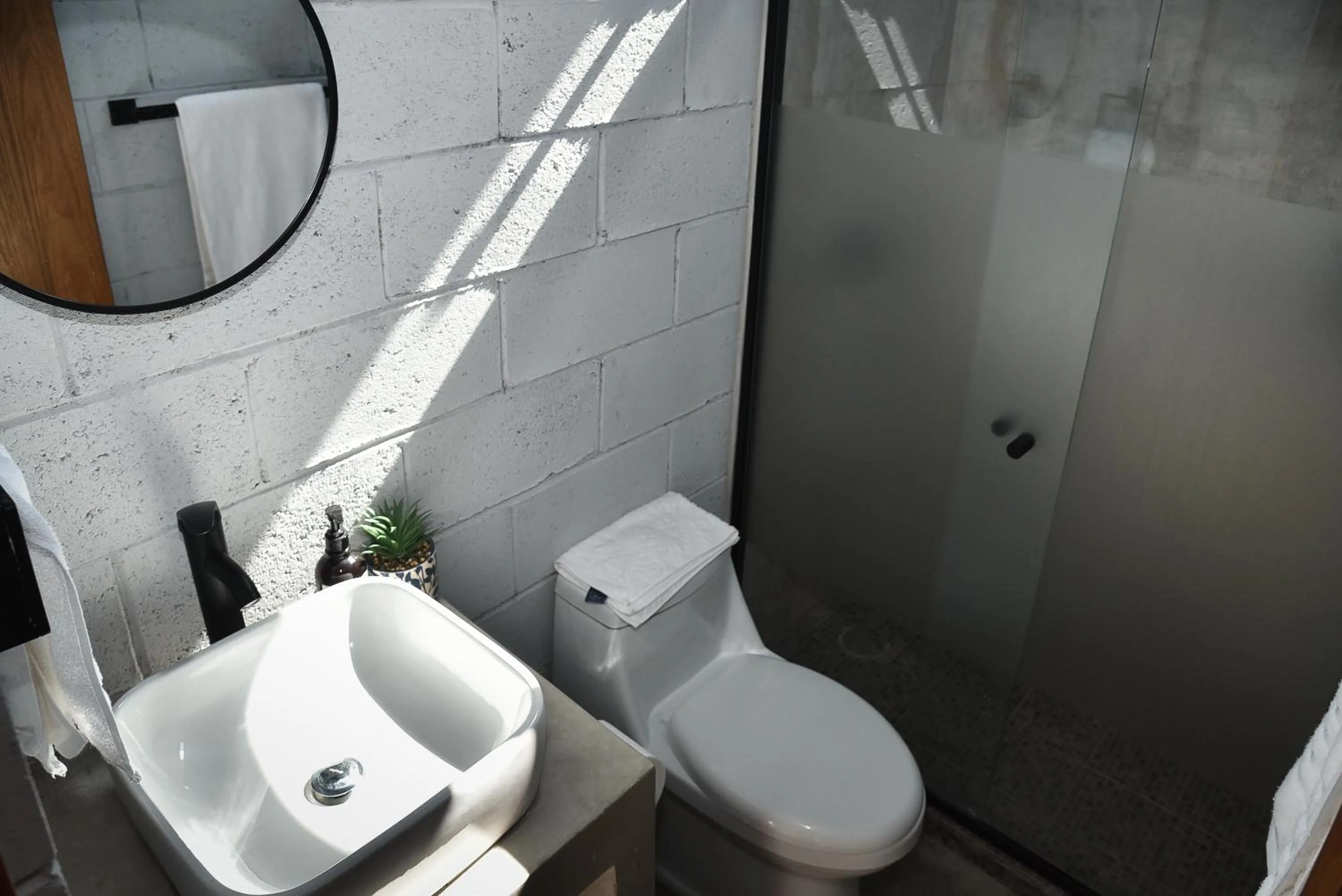 Bathroom in Sealion Dive Center