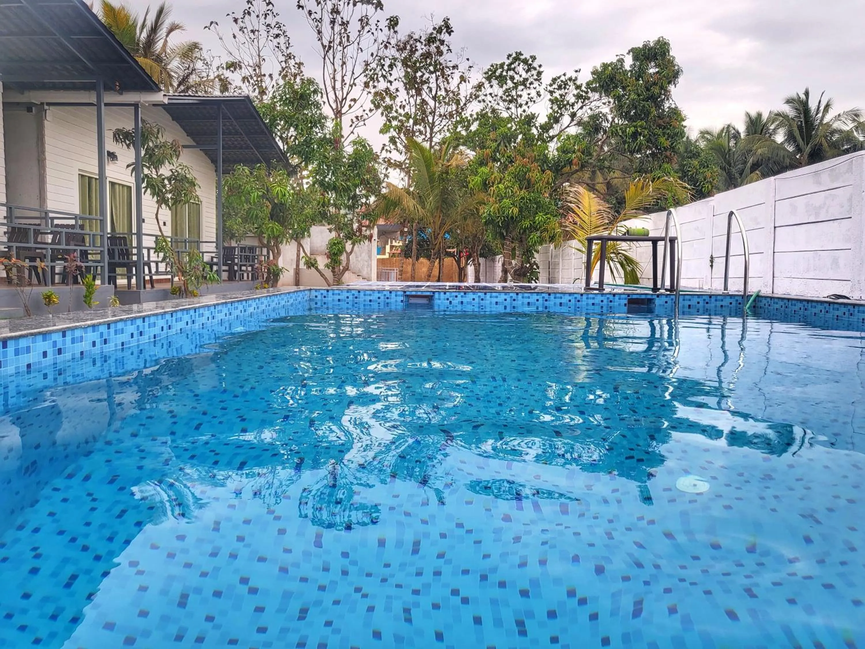 Swimming pool in Rashiva Resort