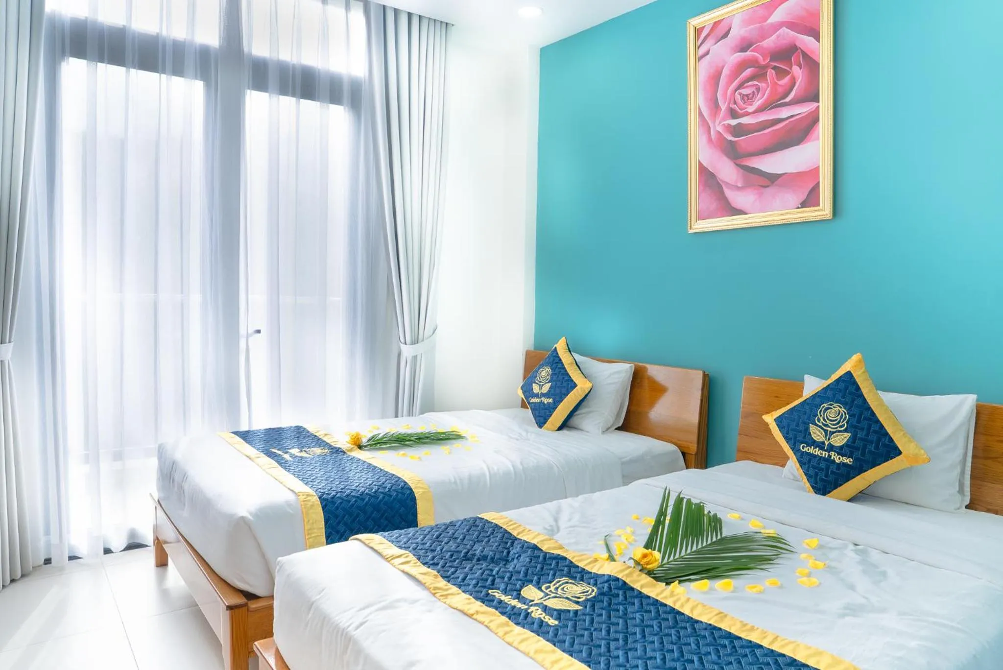 Bed in Golden Rose Hotel Con Dao