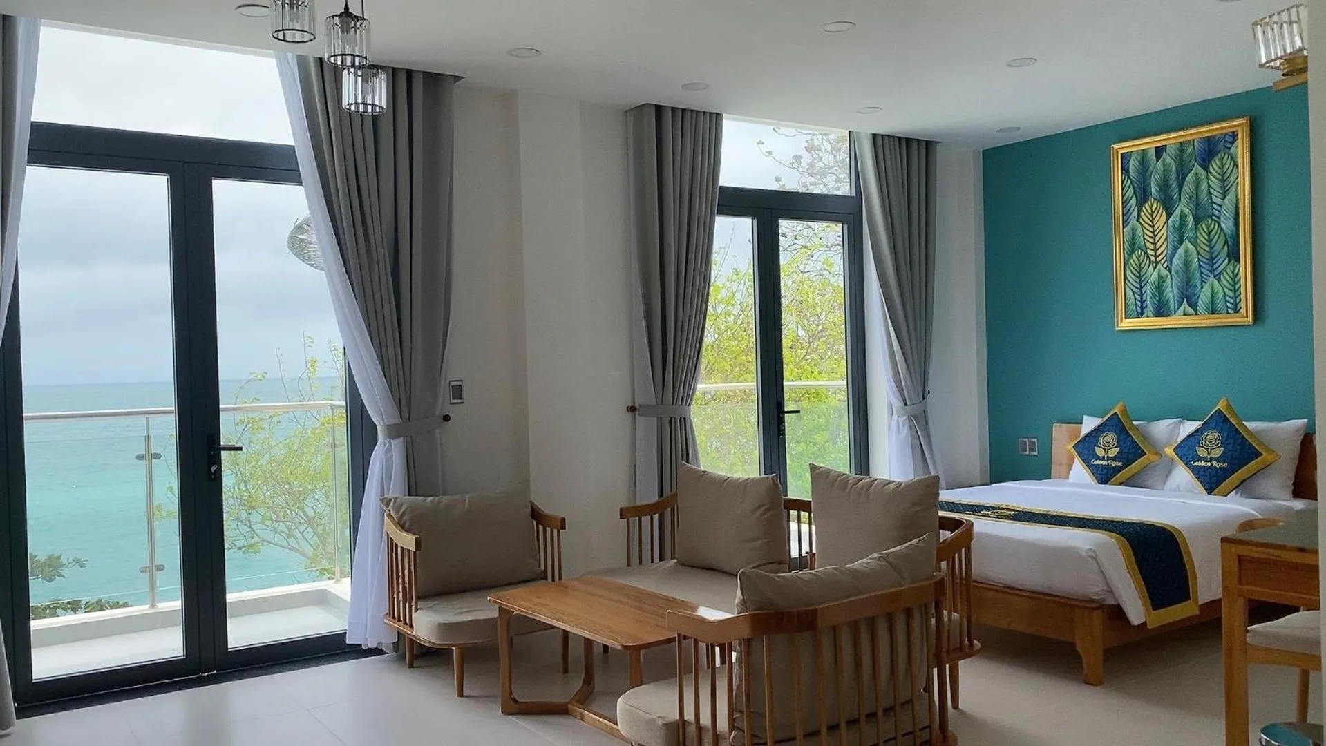 Bed in Golden Rose Hotel Con Dao