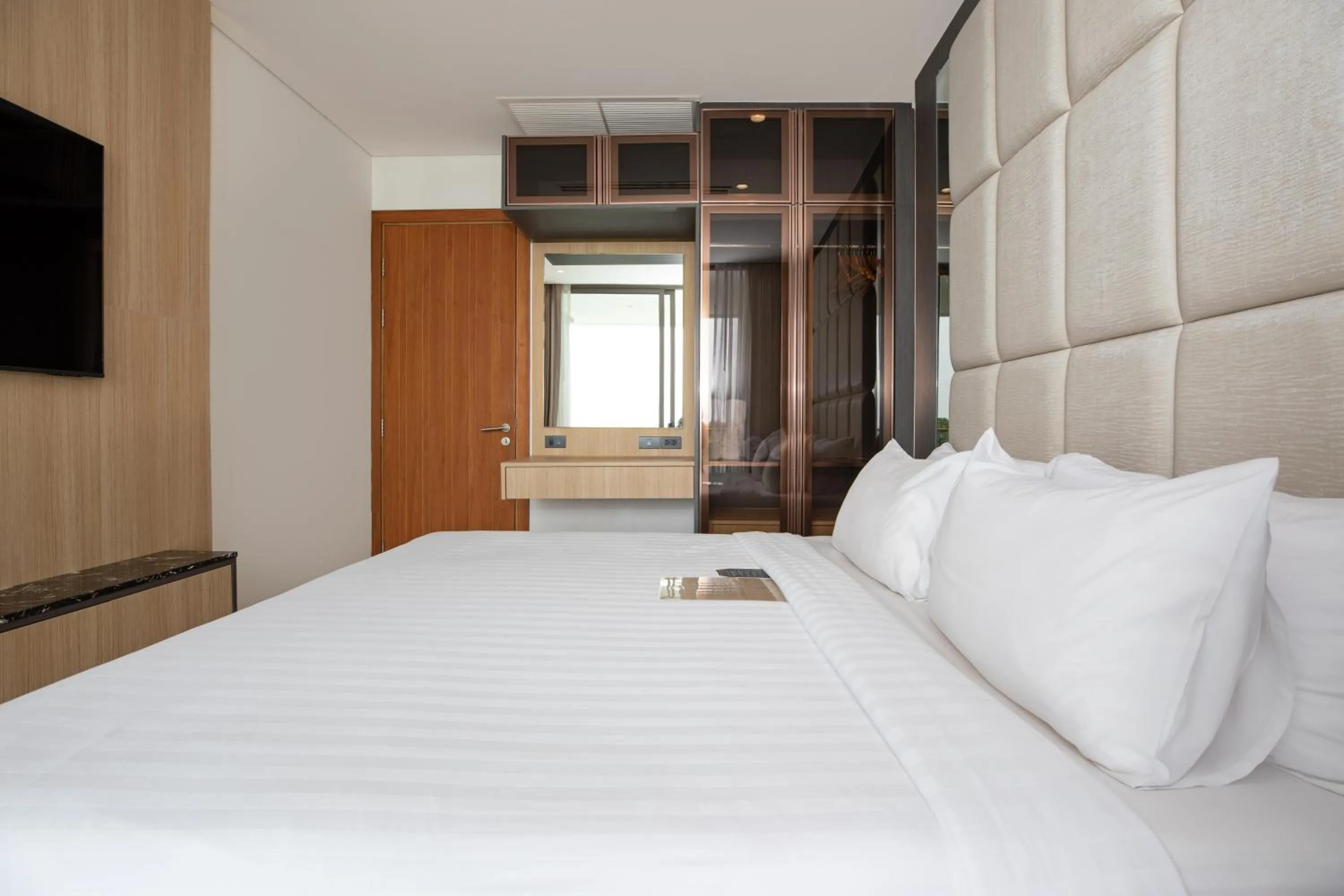 Bedroom, Bed in Elite Atoll Serviced Apartments Phuket