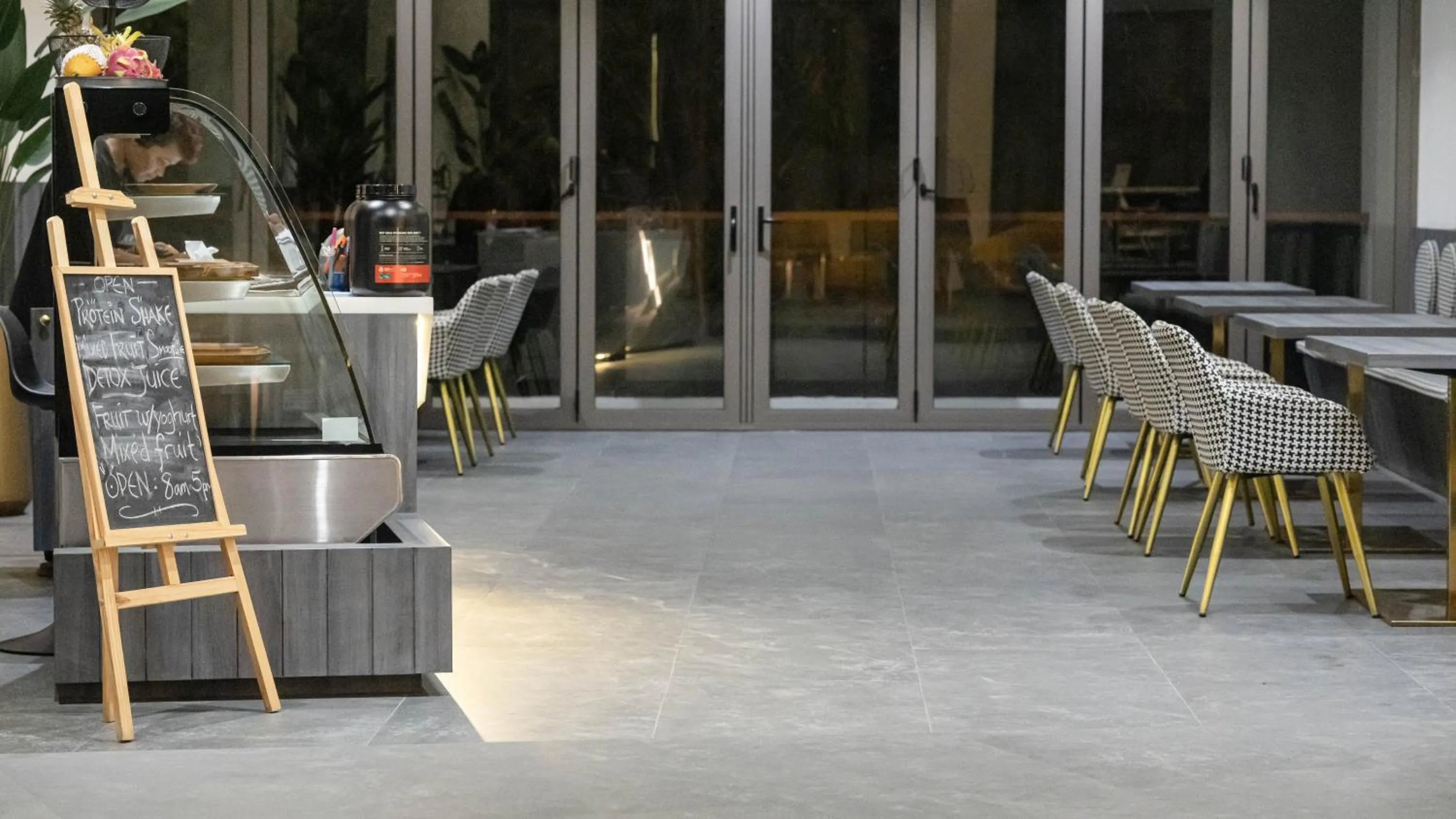 Restaurant/places to eat in Elite Atoll Serviced Apartments Phuket