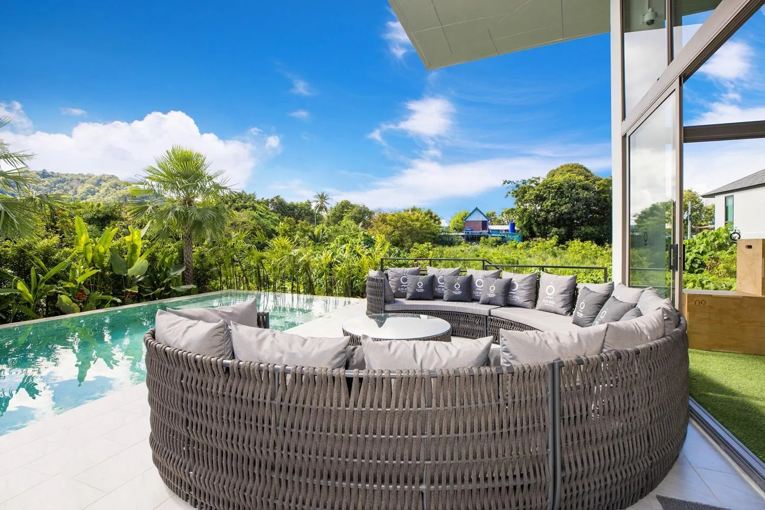 Swimming pool in Elite Atoll Serviced Apartments Phuket