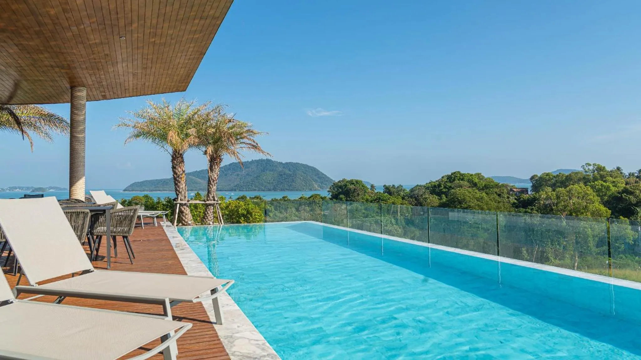 Day in Elite Atoll Serviced Apartments Phuket