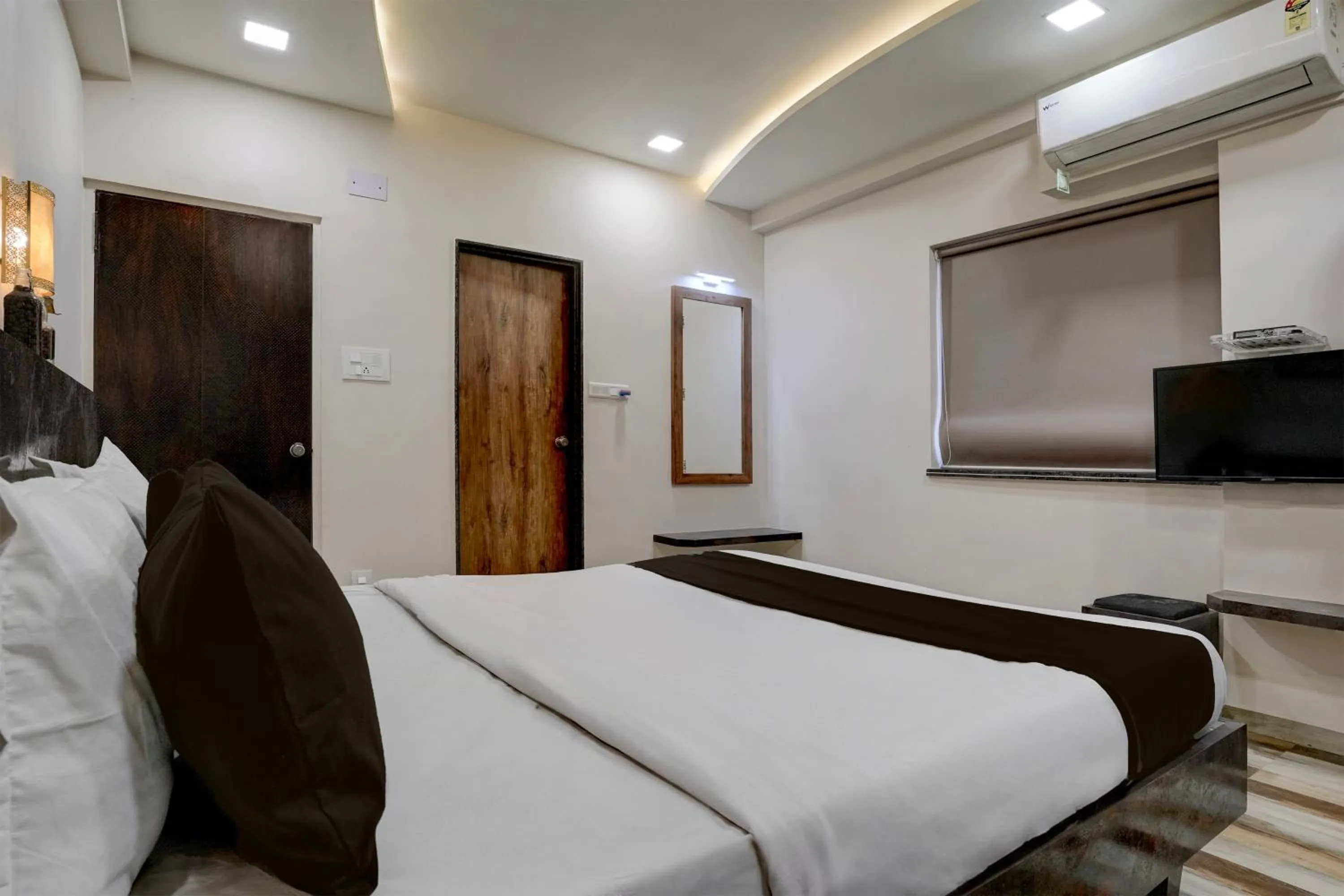 Bedroom, Bed in Super Hotel O DH