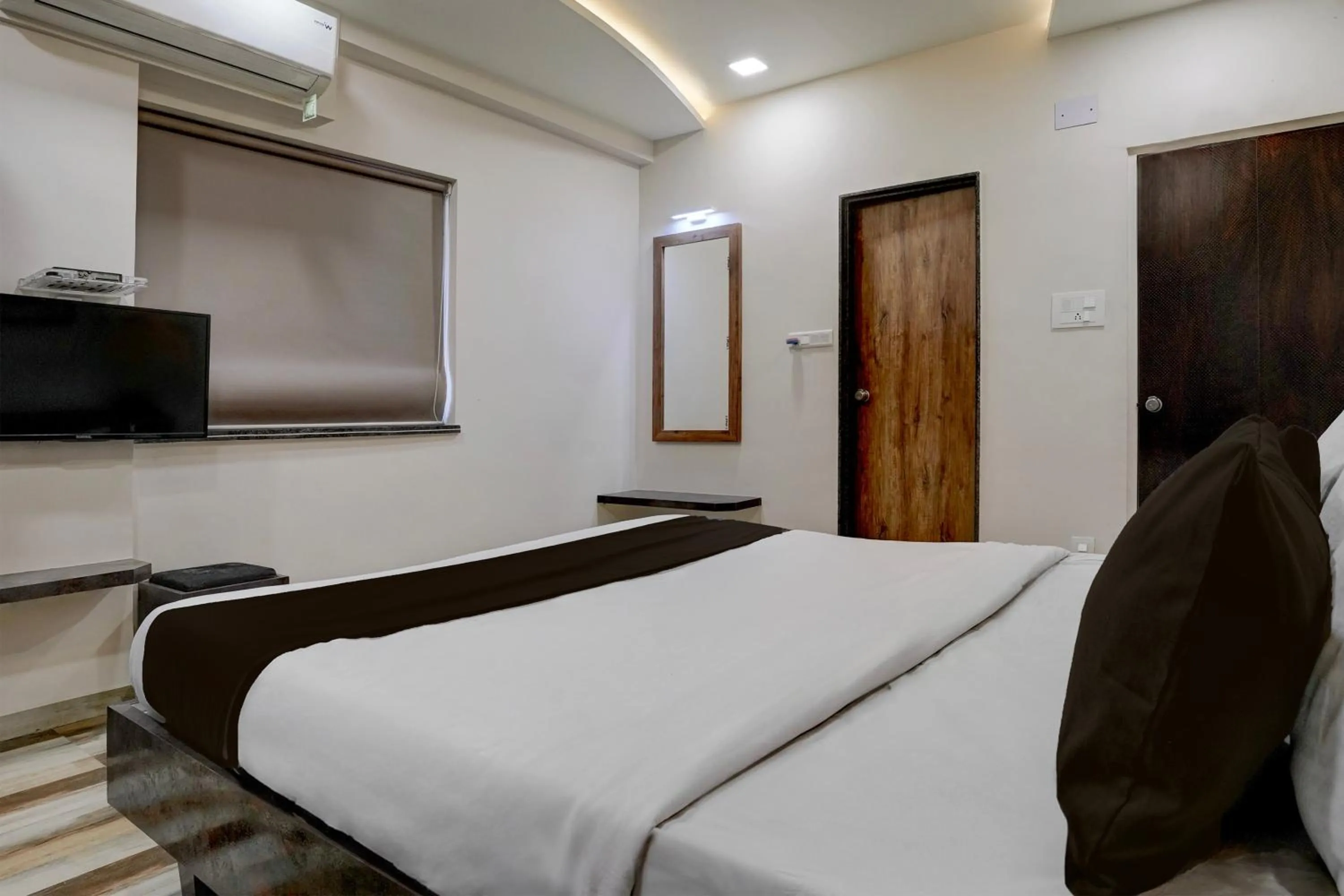 Bedroom, Bed in Super Hotel O DH