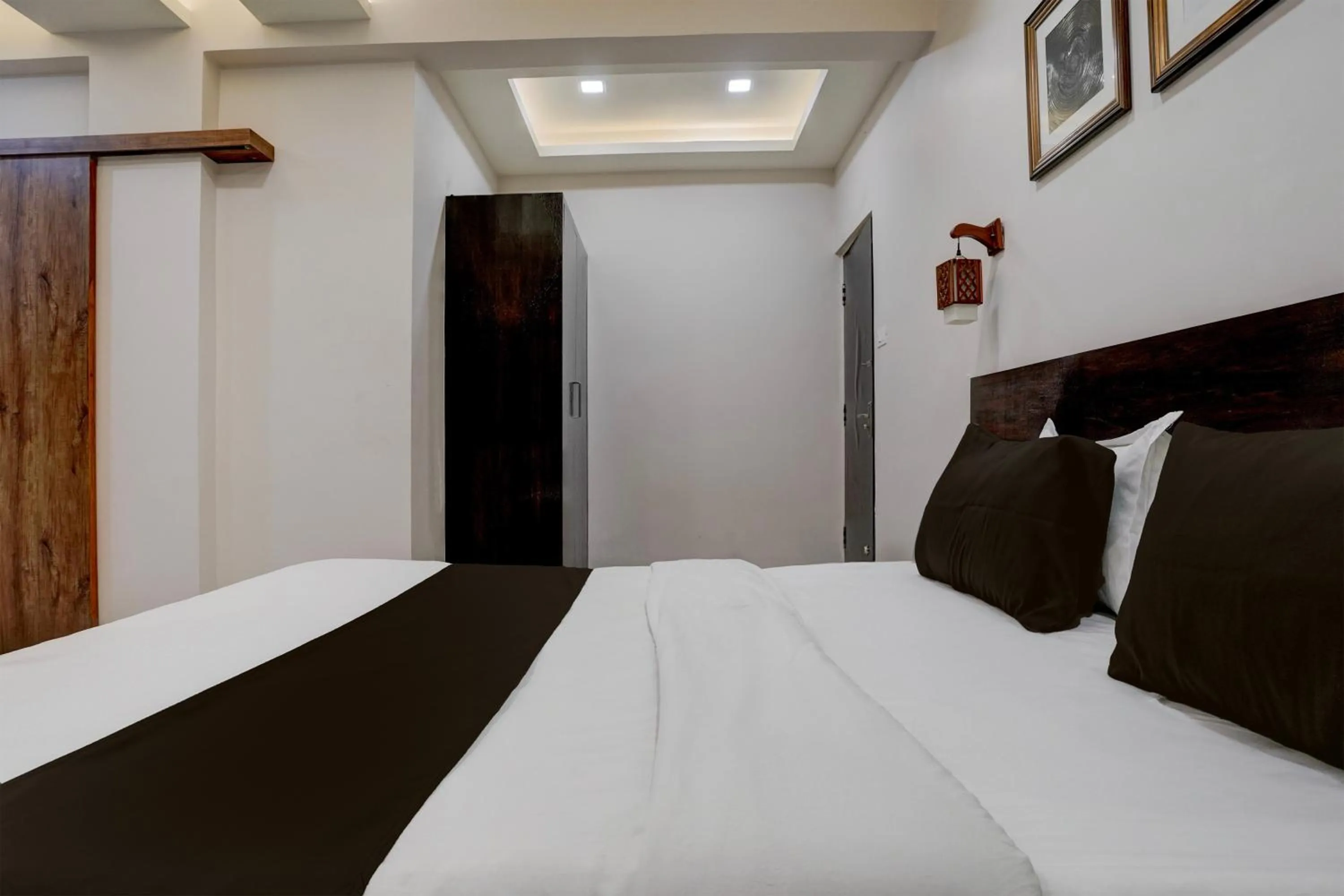 Bedroom, Bed in Hotel O DH