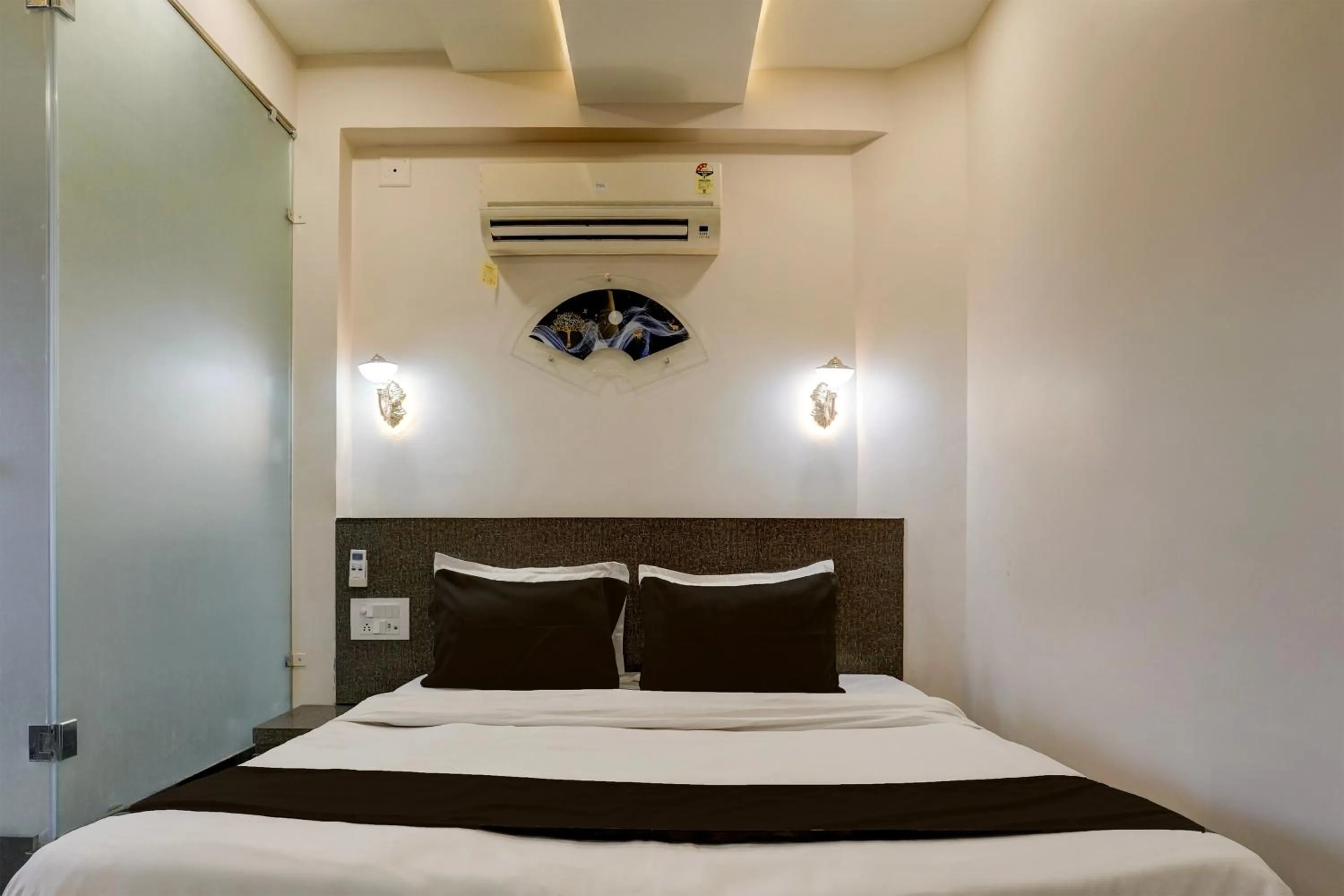 Bedroom, Bed in Hotel O DH