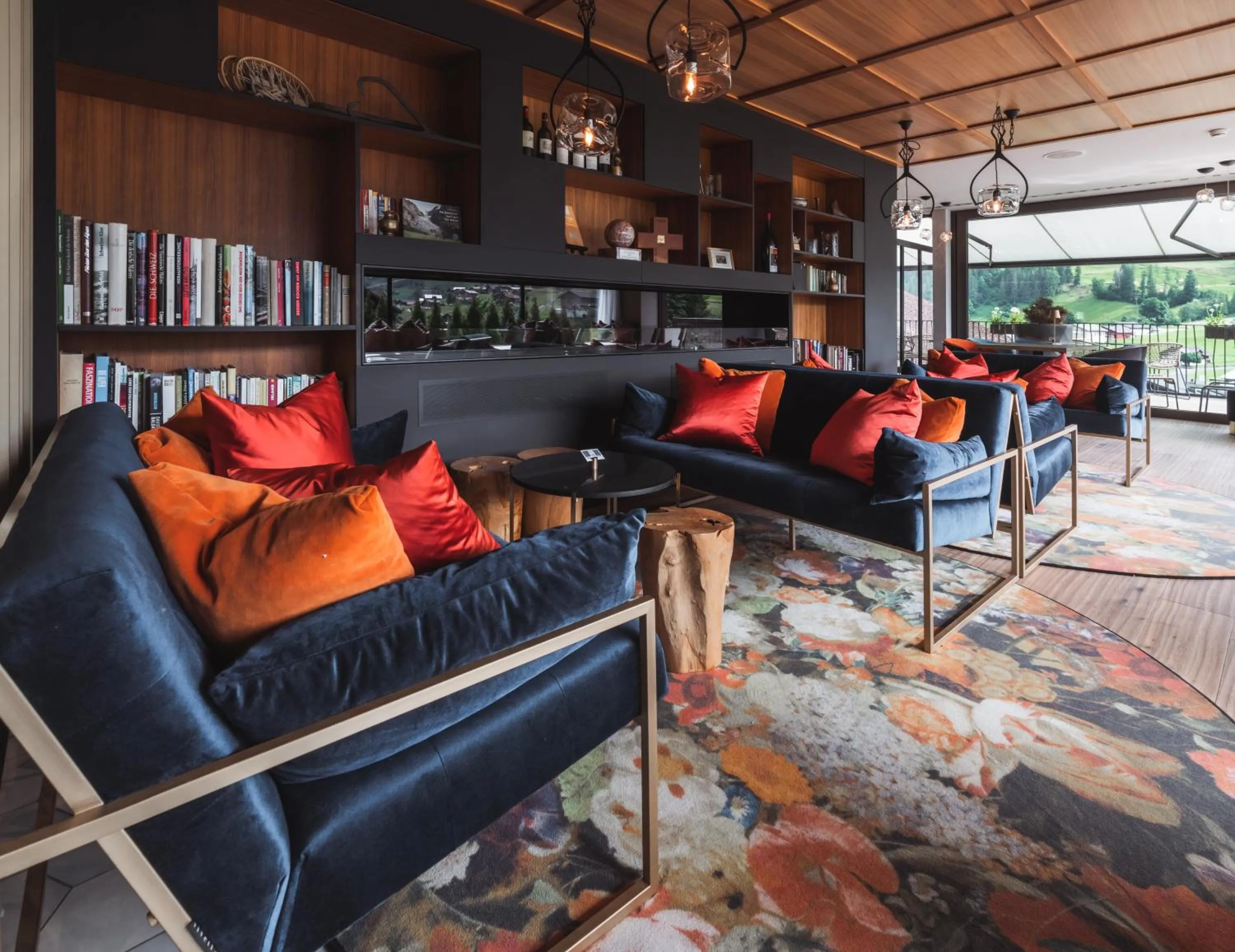 Library in Boutique Hotel Glacier