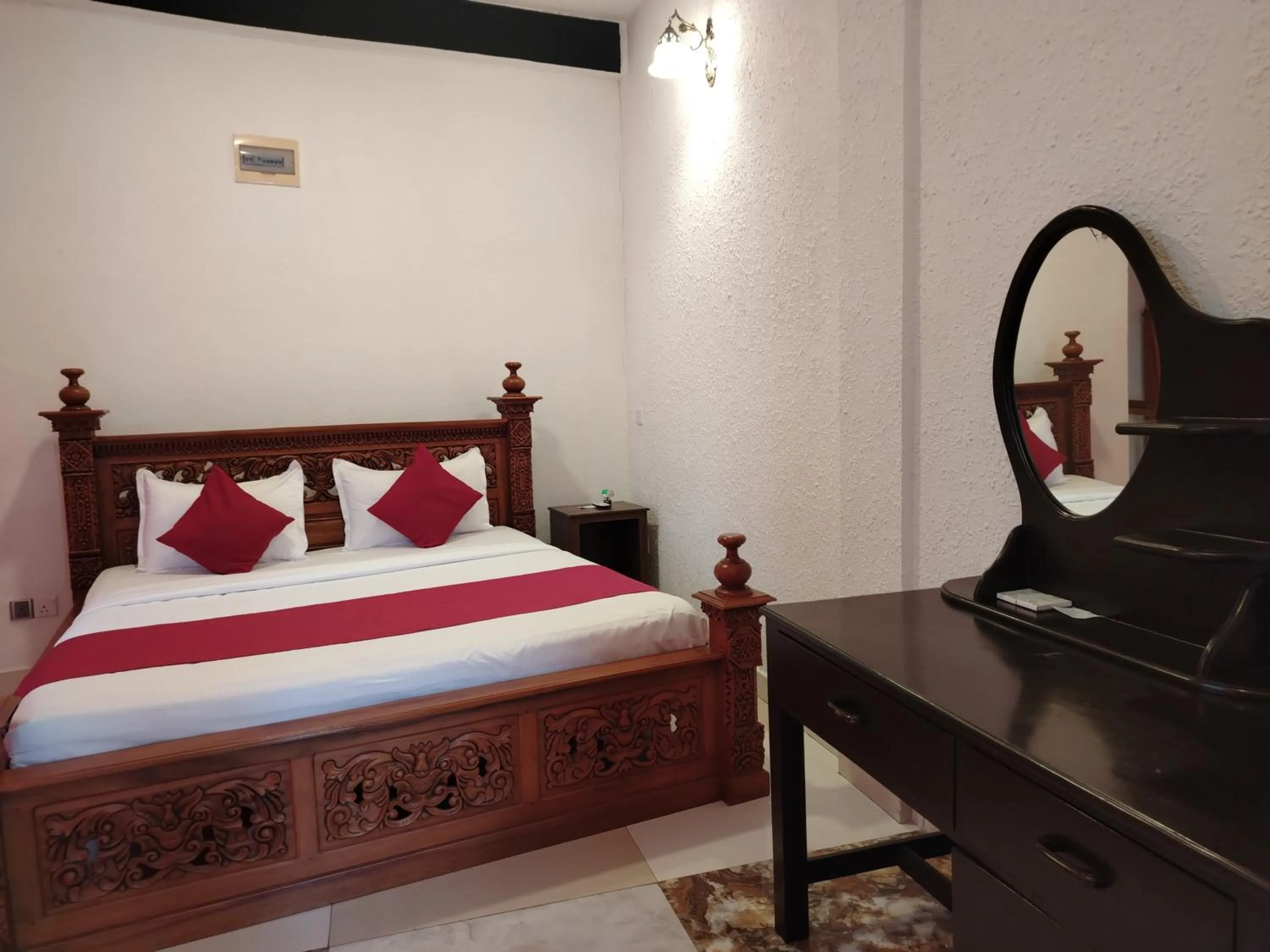 Bedroom, Bed in Ella Mount Heaven