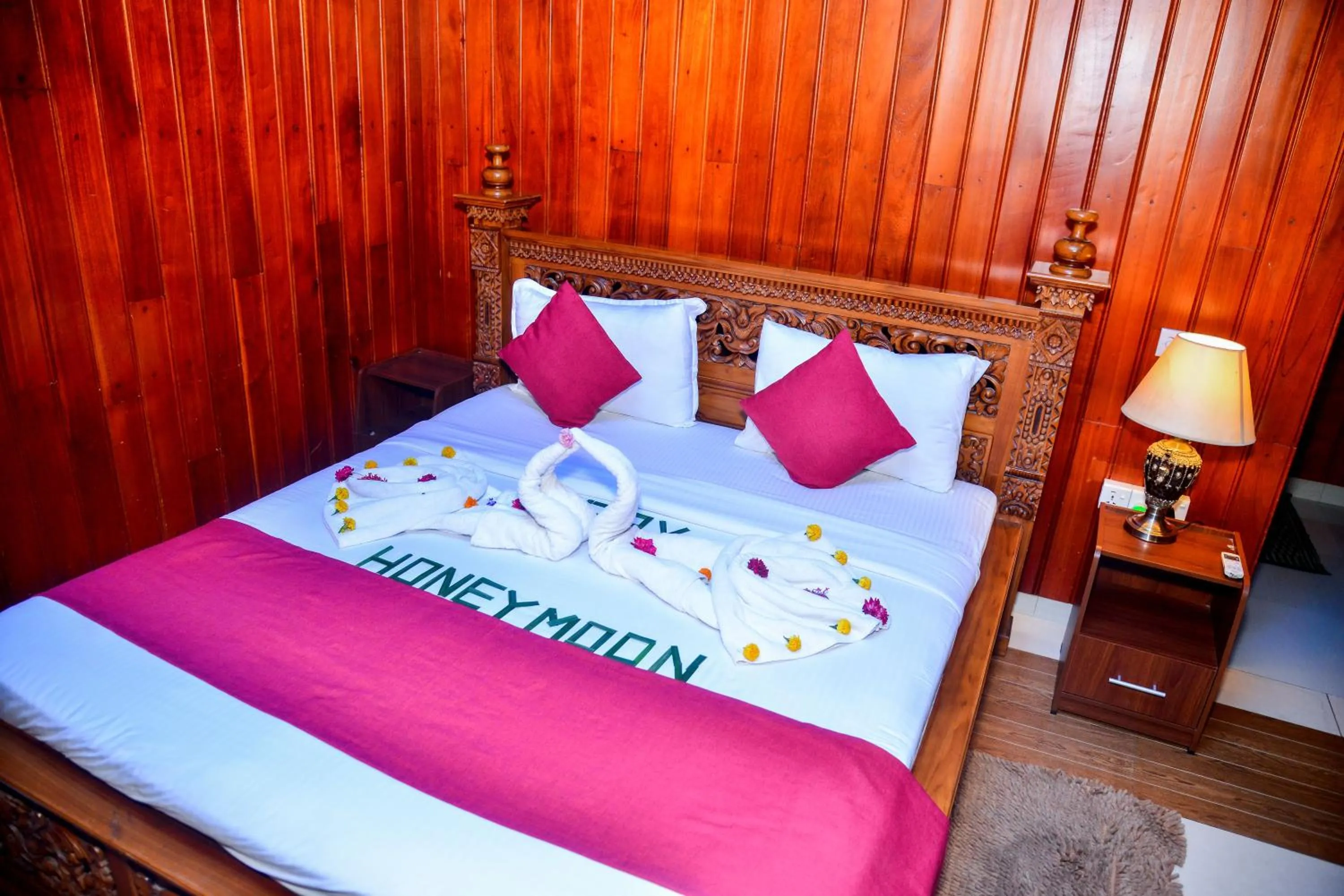 Bedroom, Bed in Ella Mount Heaven