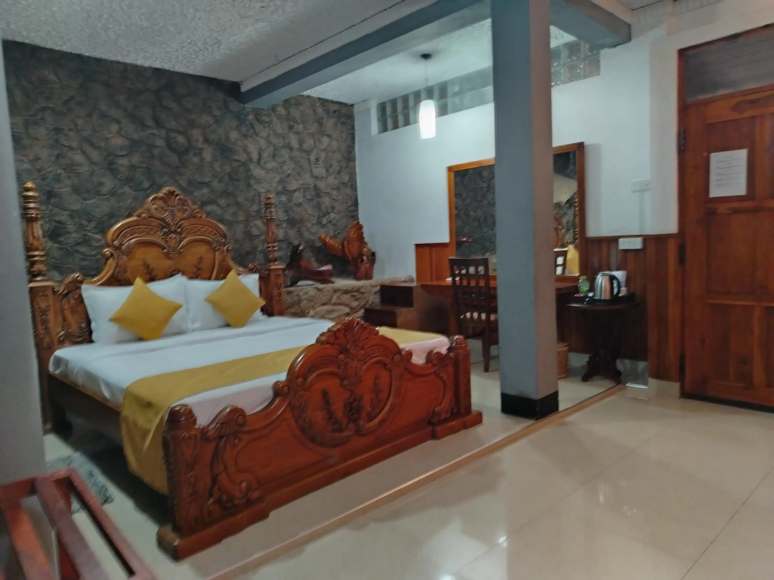 Bedroom, Bed in Ella Mount Heaven