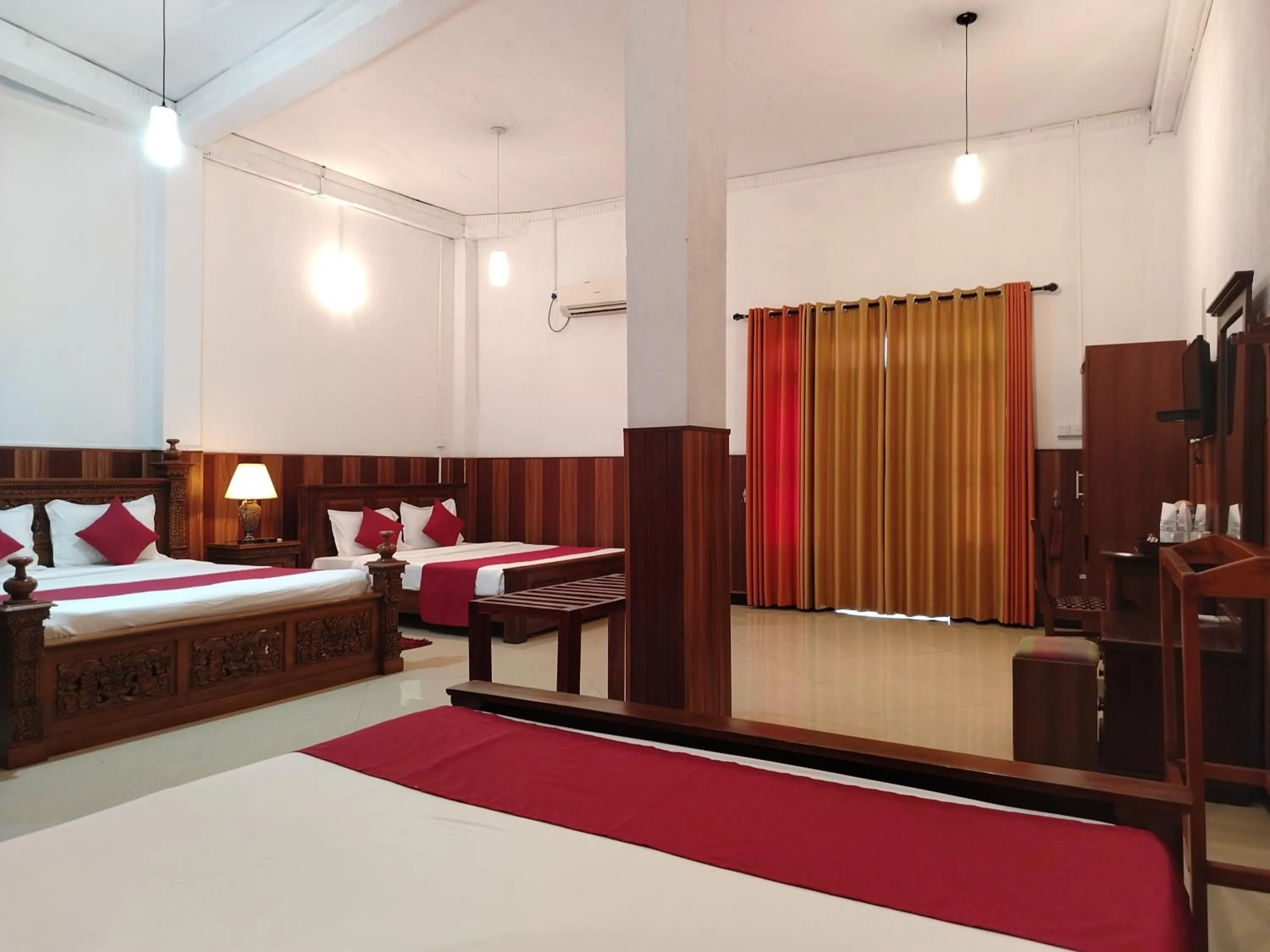 Bedroom, Bed in Ella Mount Heaven