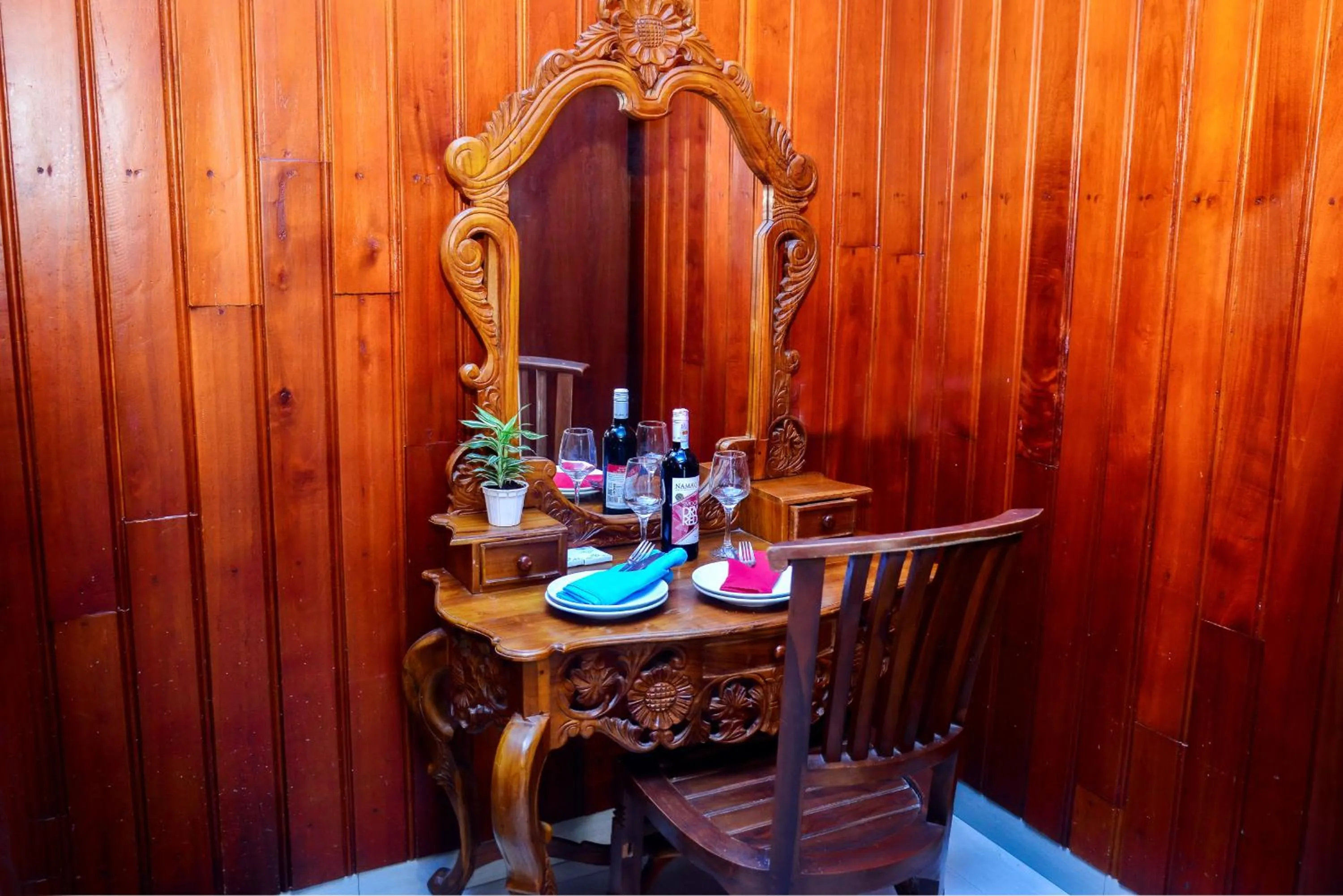 Food and drinks in Ella Mount Heaven