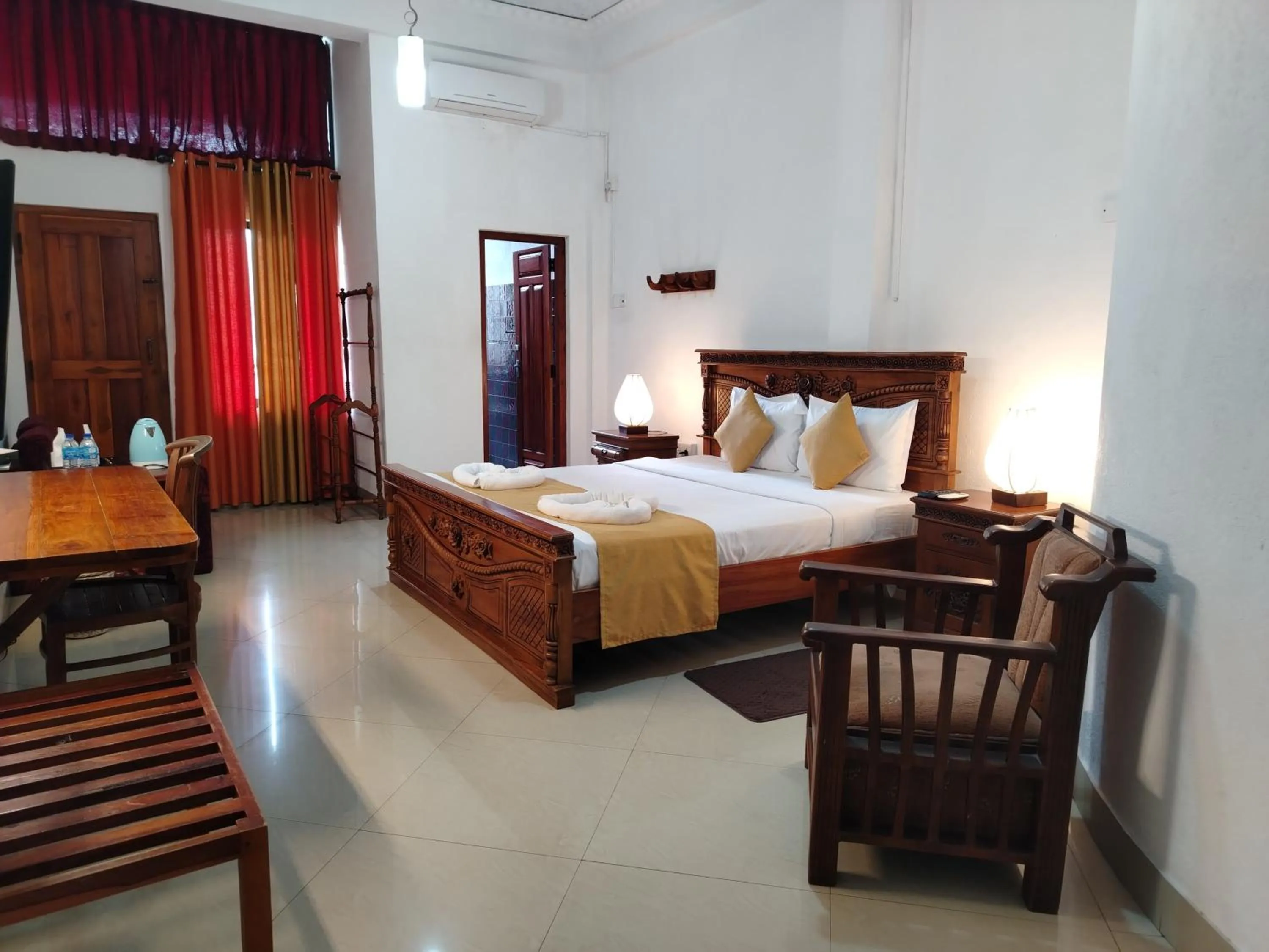 Bedroom, Bed in Ella Mount Heaven