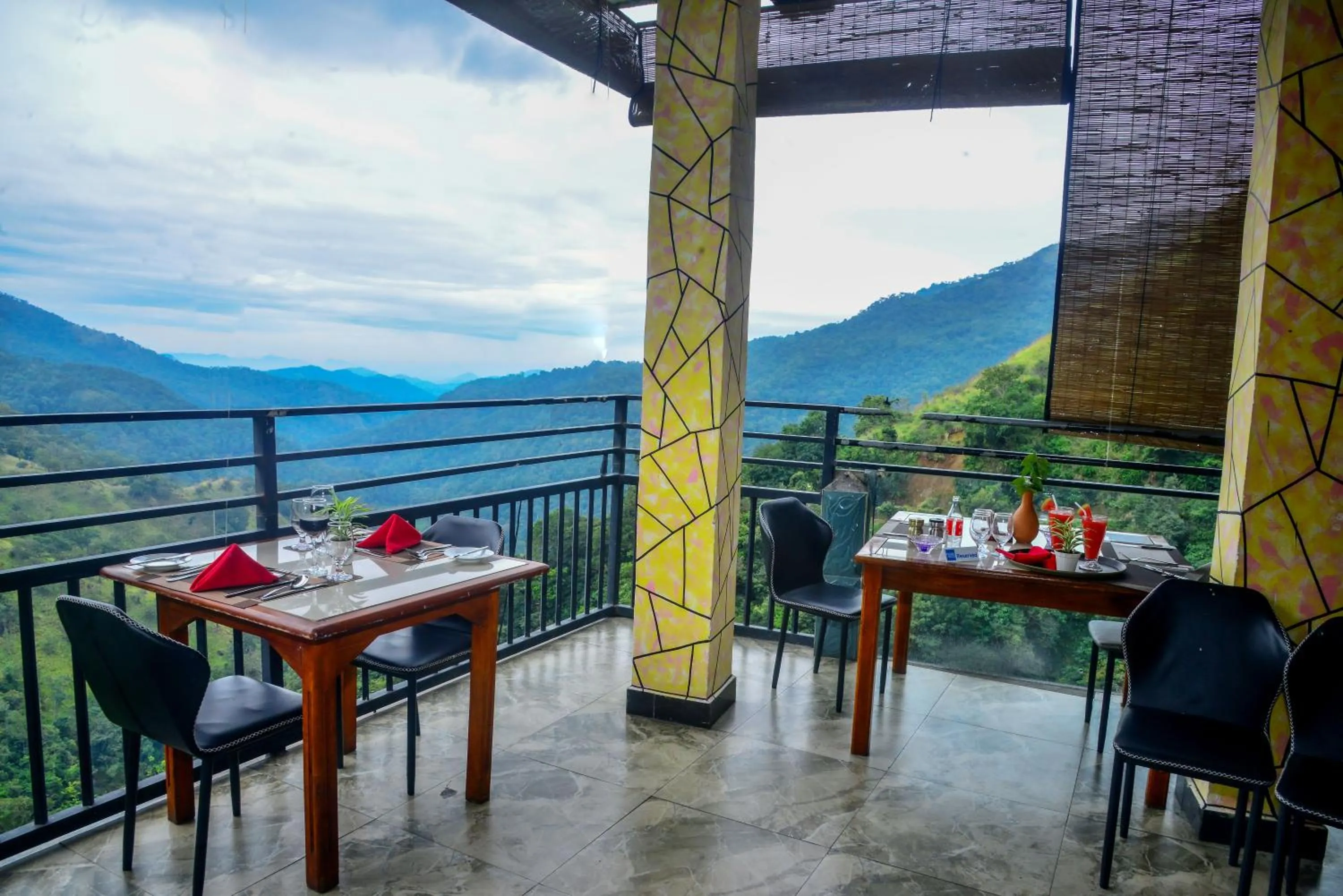 Restaurant/places to eat in Ella Mount Heaven