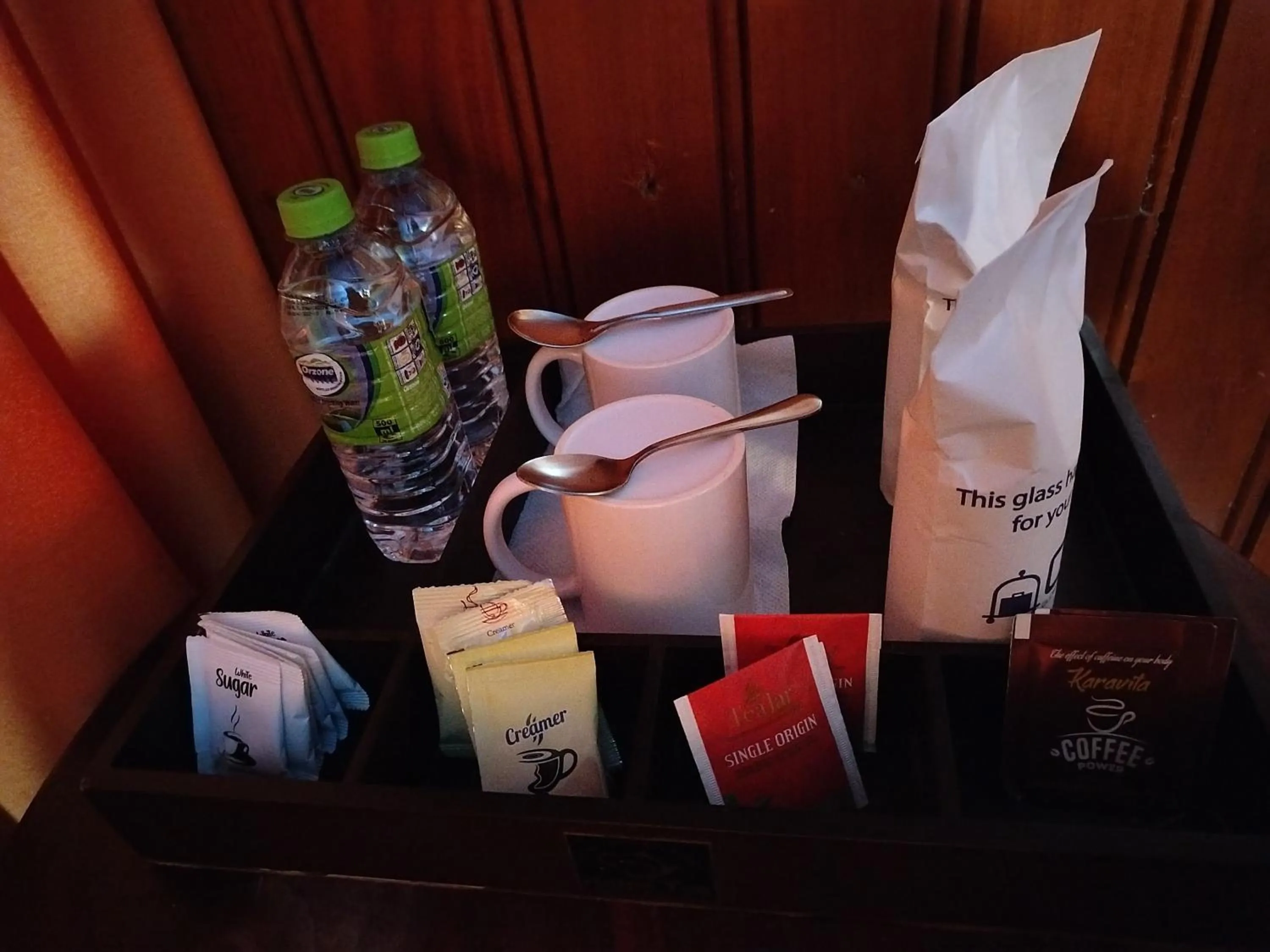 Coffee/tea facilities in Ella Mount Heaven