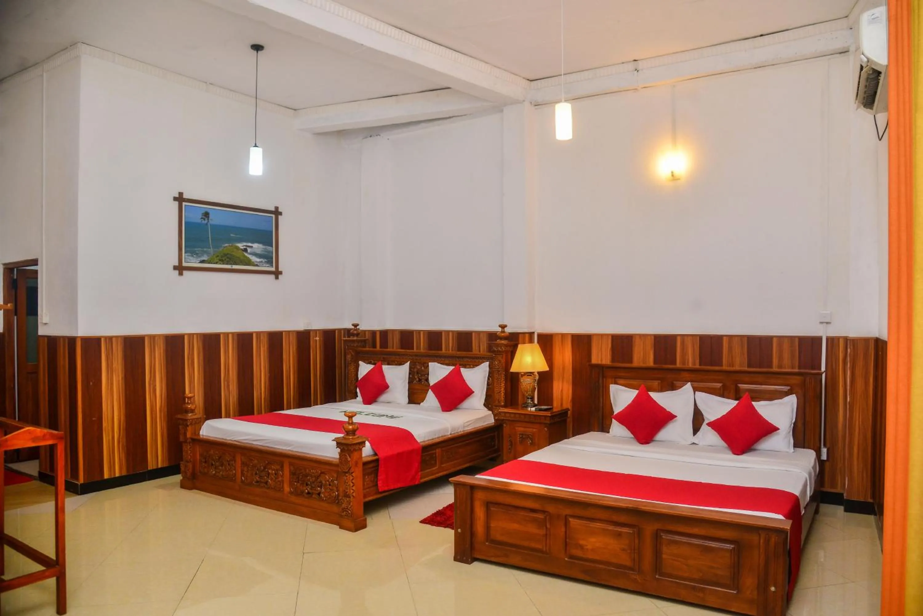 Photo of the whole room, Bed in Ella Mount Heaven