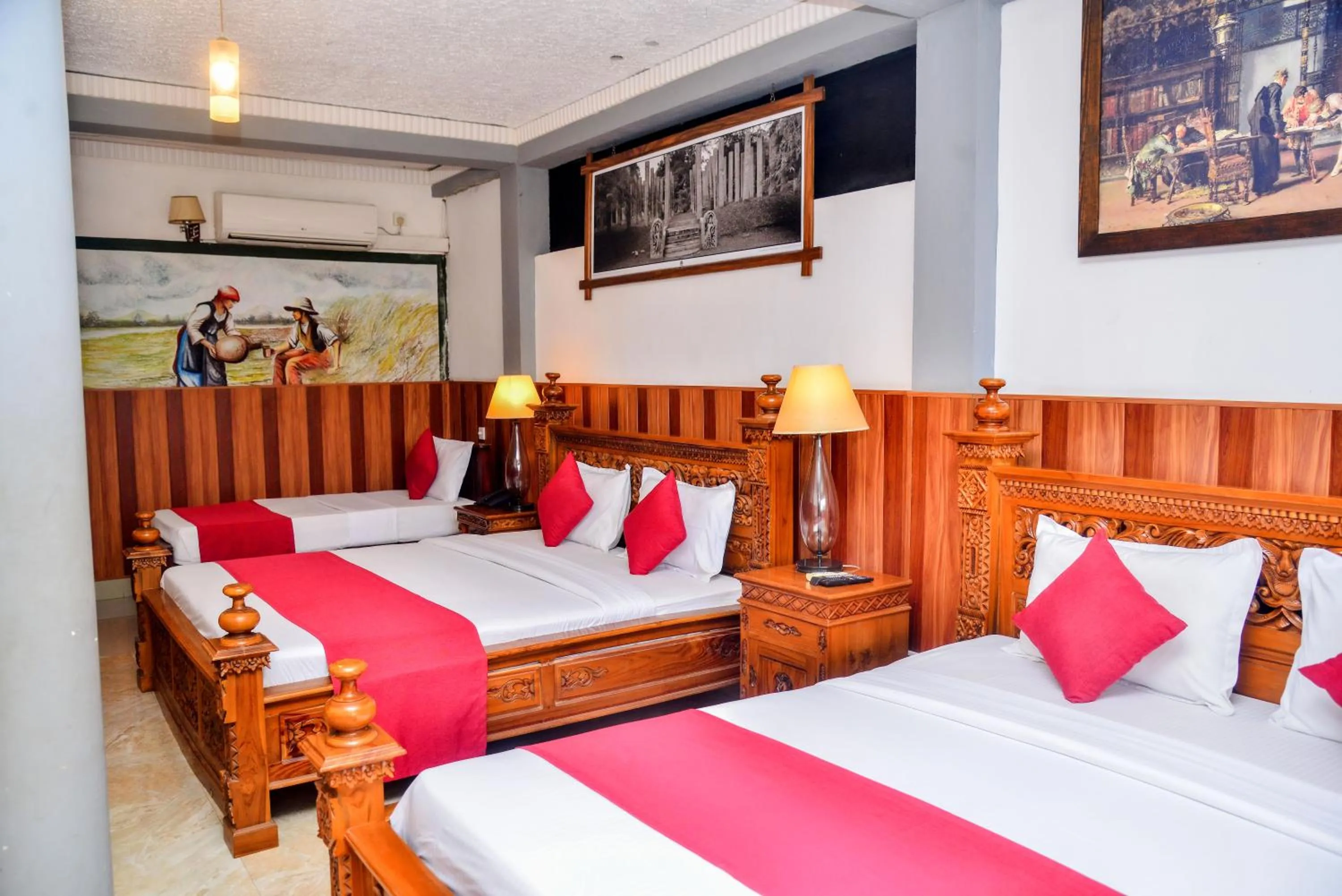 Bedroom, Bed in Ella Mount Heaven