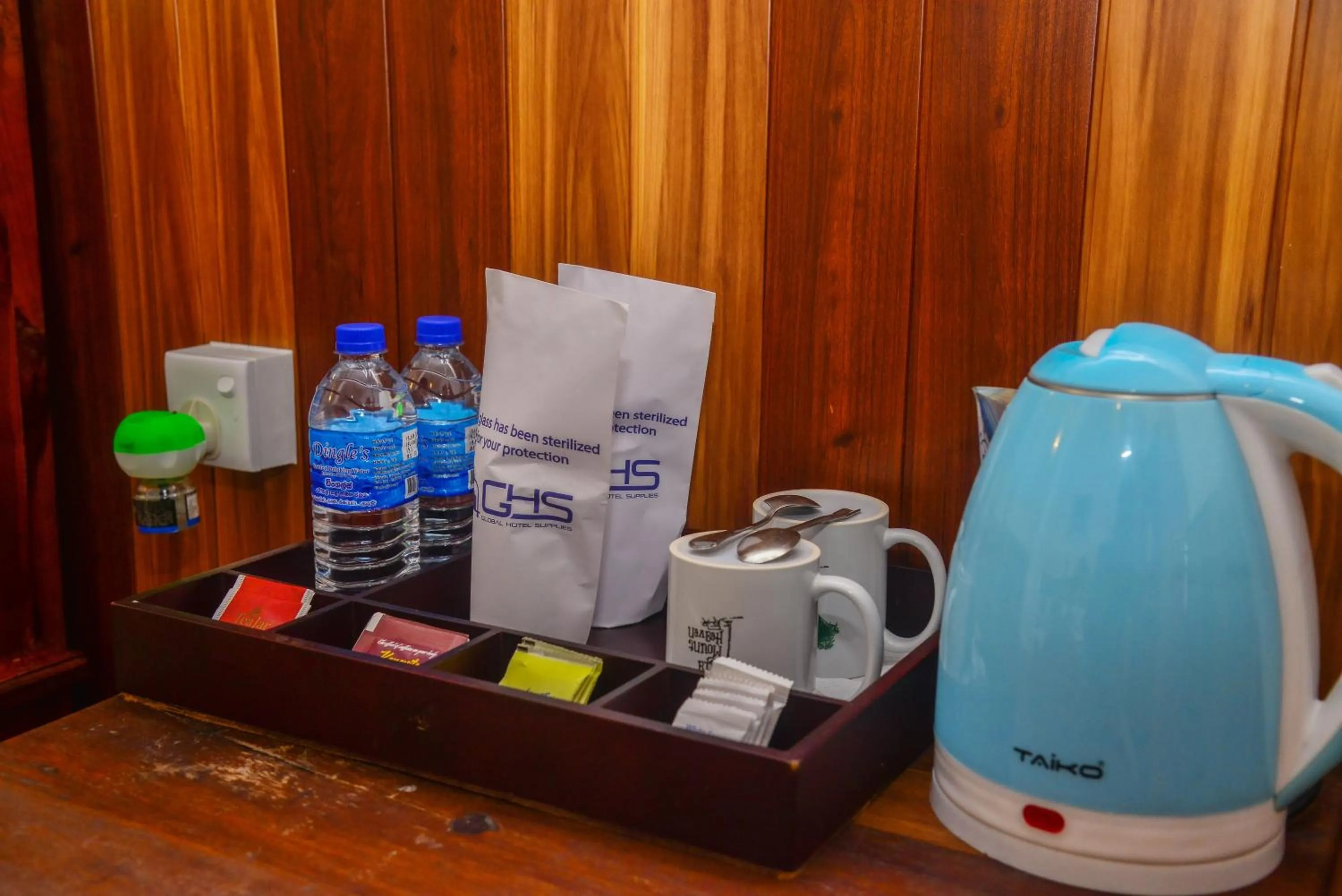 Coffee/tea facilities in Ella Mount Heaven