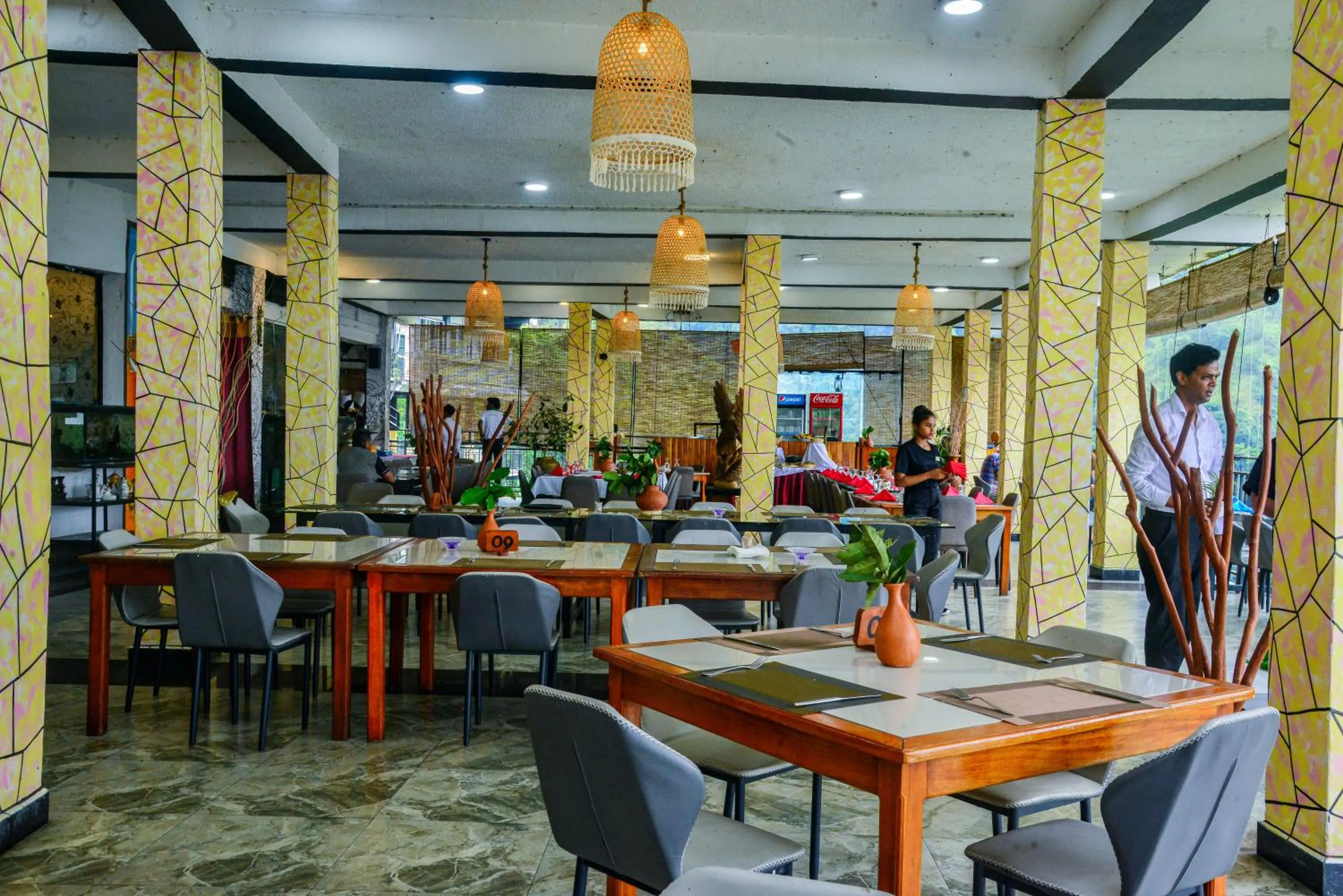 Restaurant/places to eat in Ella Mount Heaven