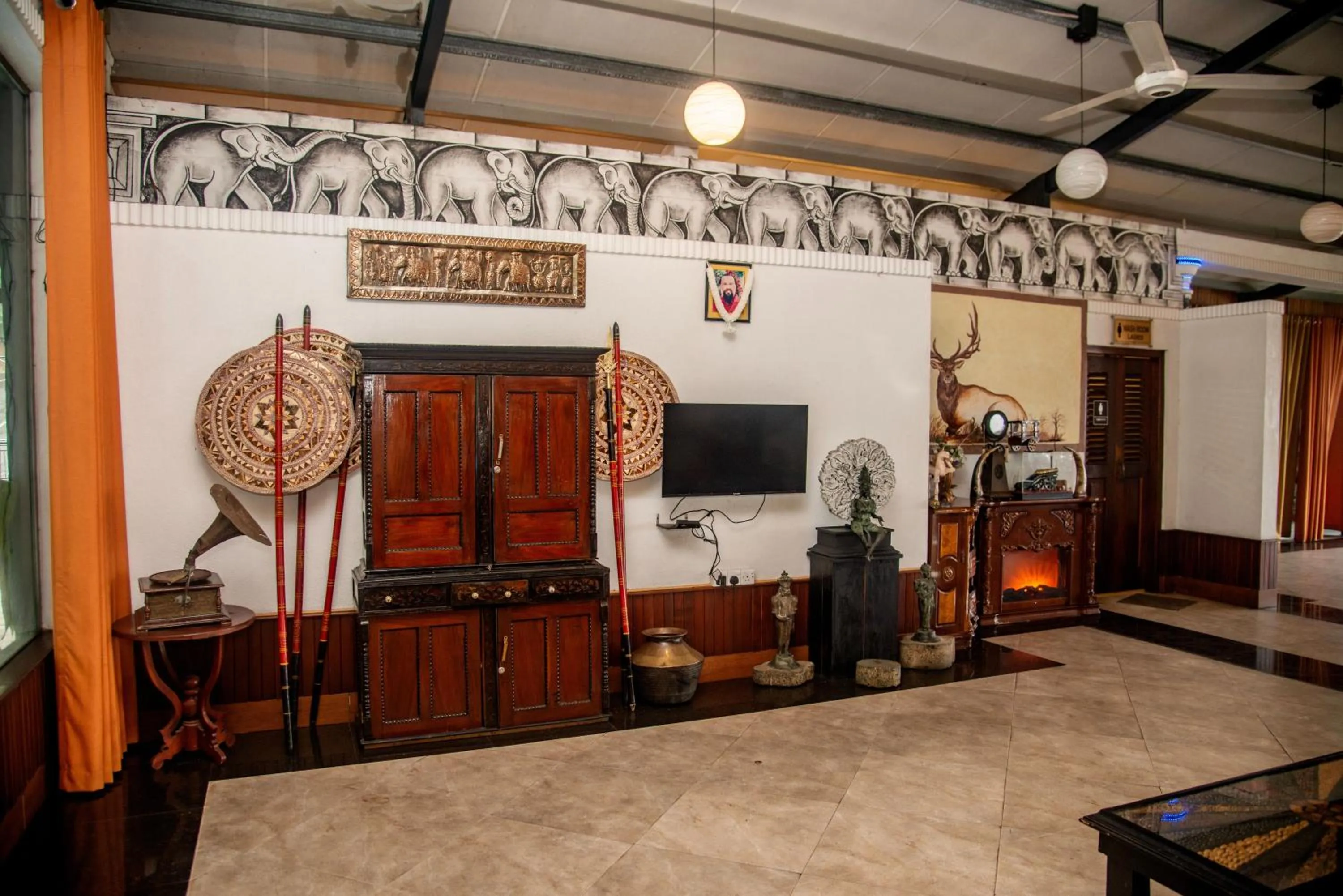 TV and multimedia in Ella Mount Heaven