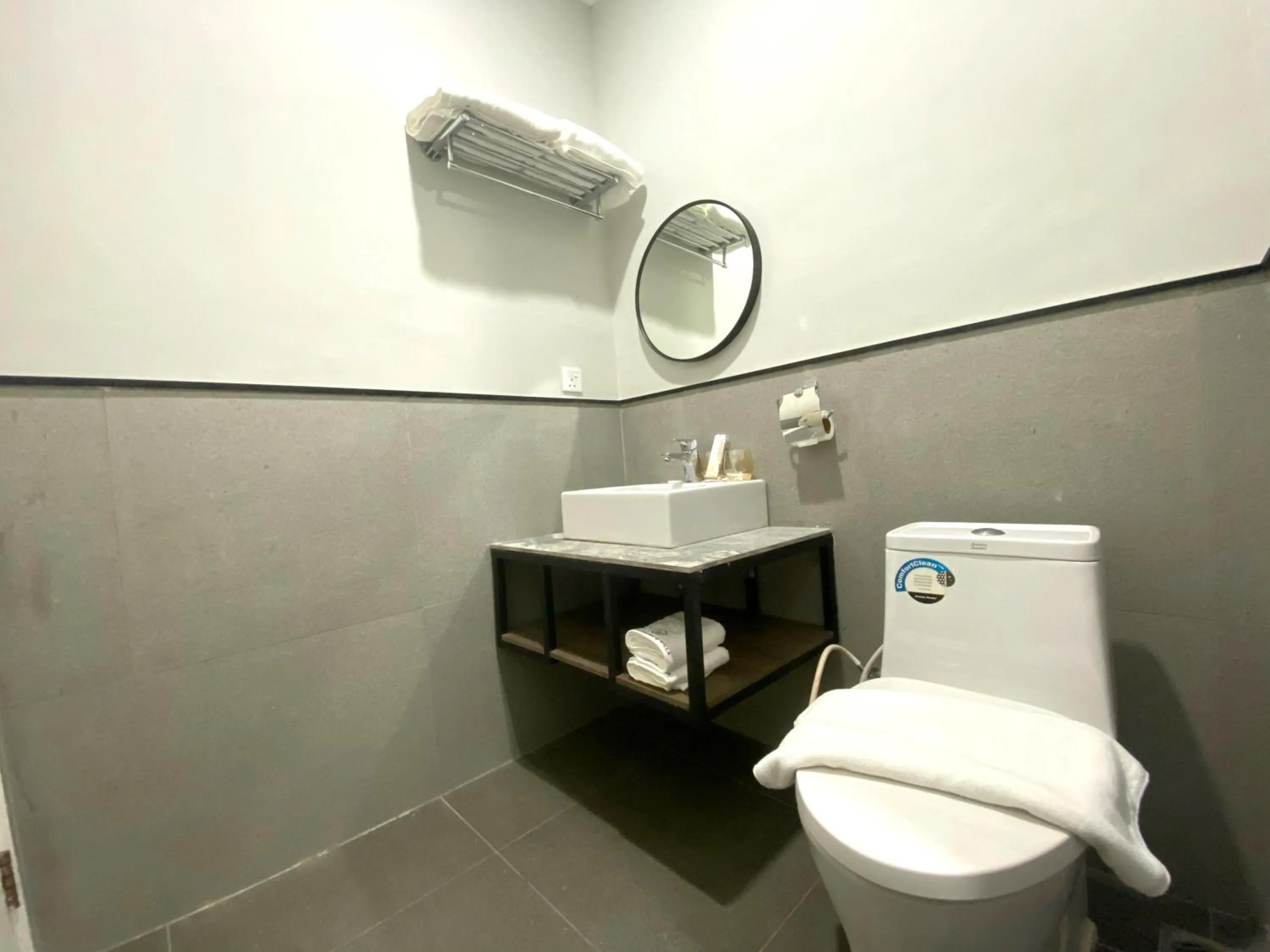 Toilet in ONYX HOTEL & VILLA