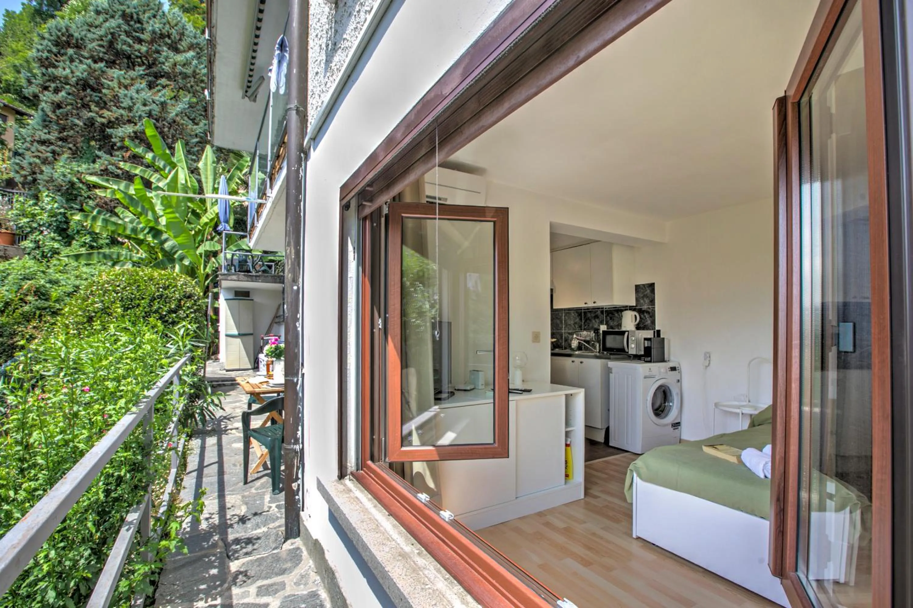 Apartment View And Pool - Happy Rentals