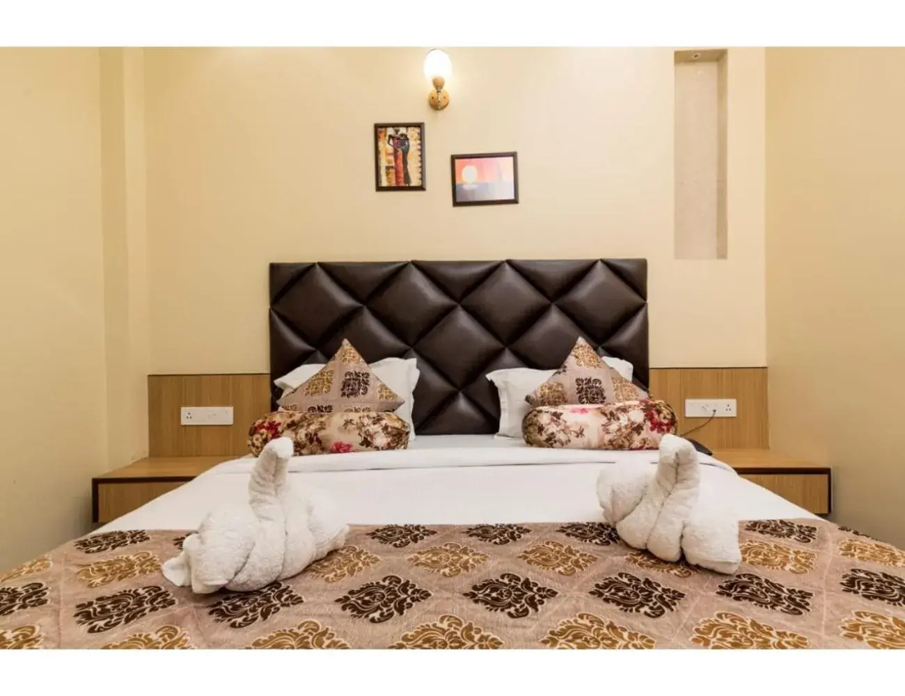 Deluxe Room in Hotel Urban Galaxy Square, Amritsar Deluxe Room in Hotel Urban Galaxy Square, Amritsar