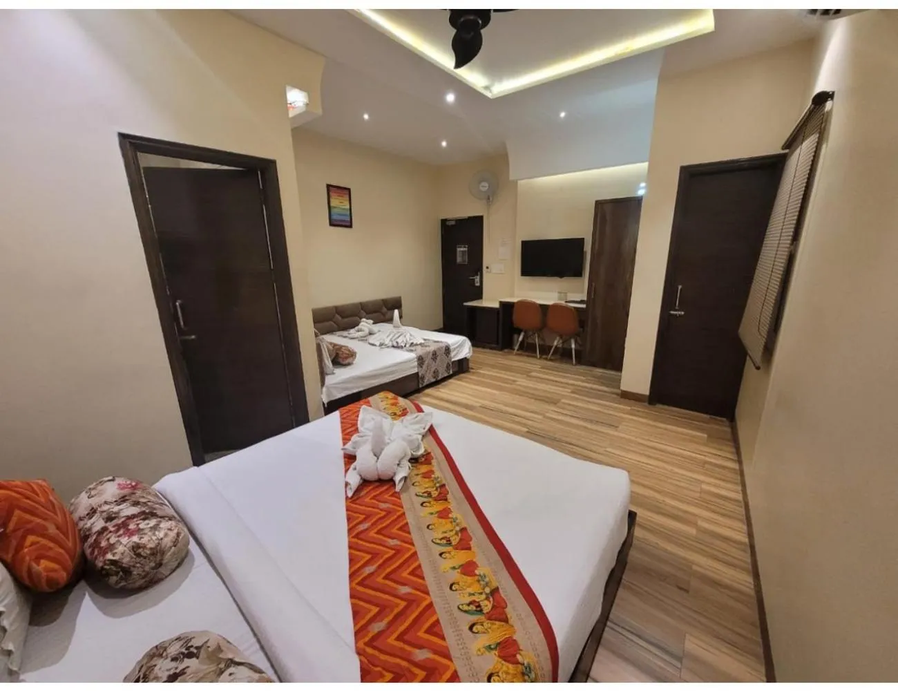 TV and multimedia, Bed in Hotel Urban Galaxy Square, Amritsar