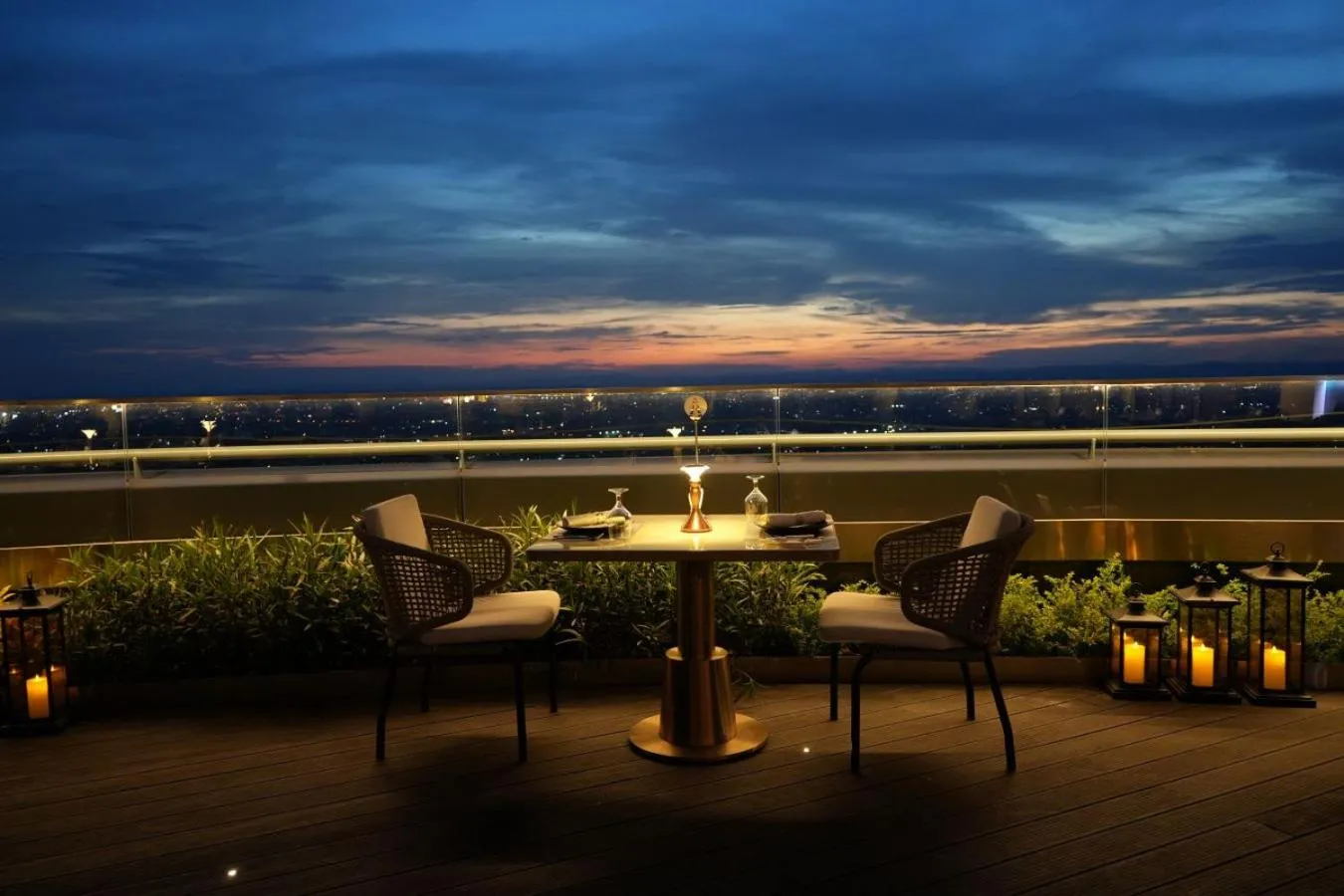 Restaurant/places to eat in Latsavong Wanda Vista Vientiane