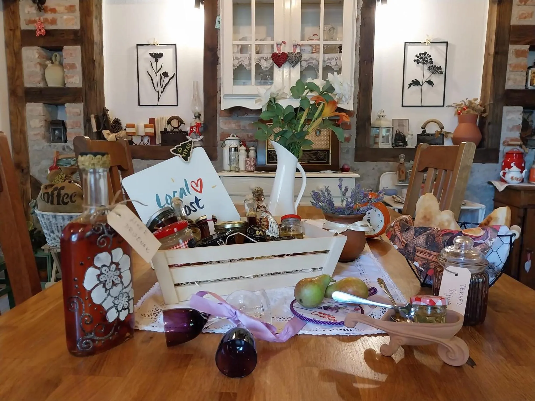 Food and drinks in Apartment Ada bed & breakfast