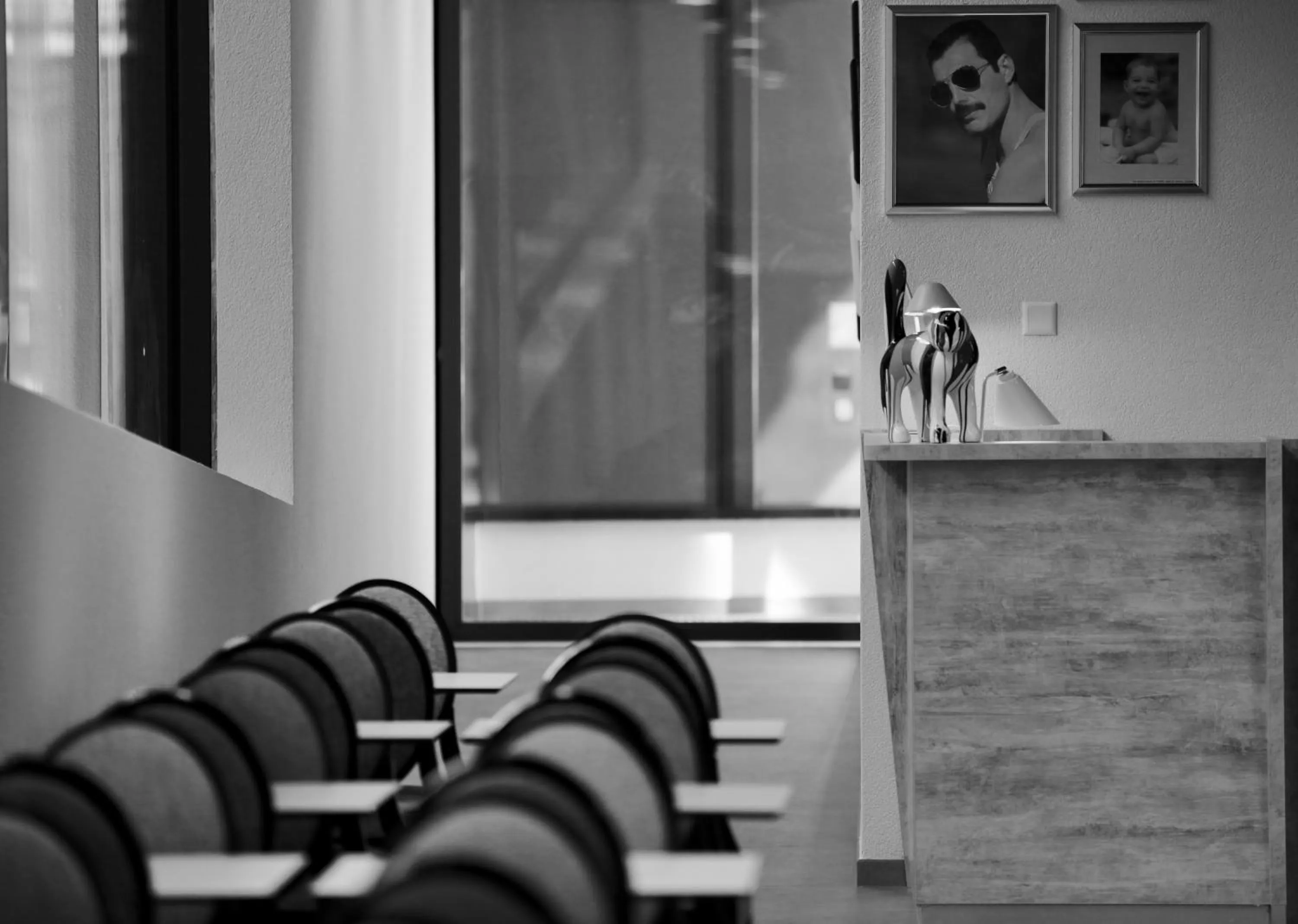 Restaurant/places to eat in "The Freddie Mercury" Hotel