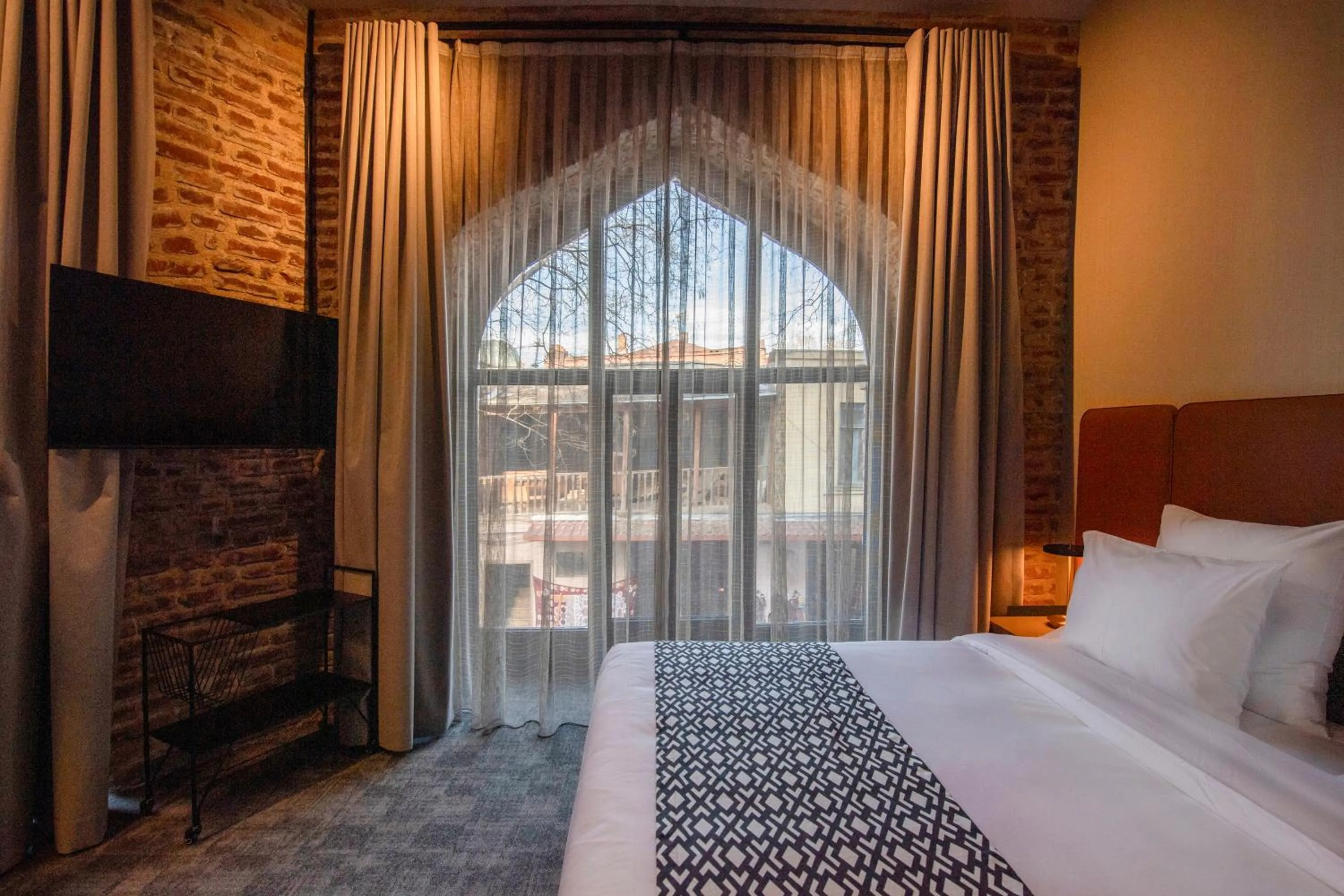Photo of the whole room, Bed in Qarvasla Hotel