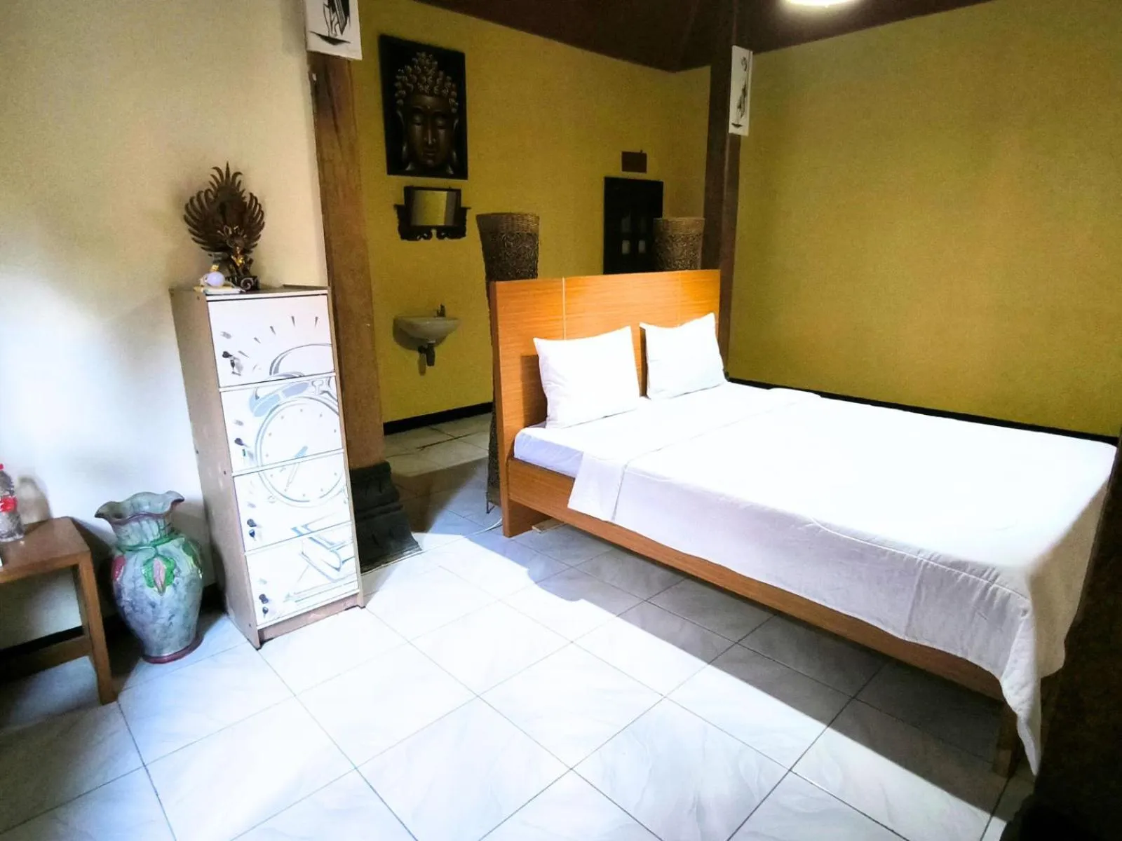 Bed in Villa Setumbu powered by Cocotel