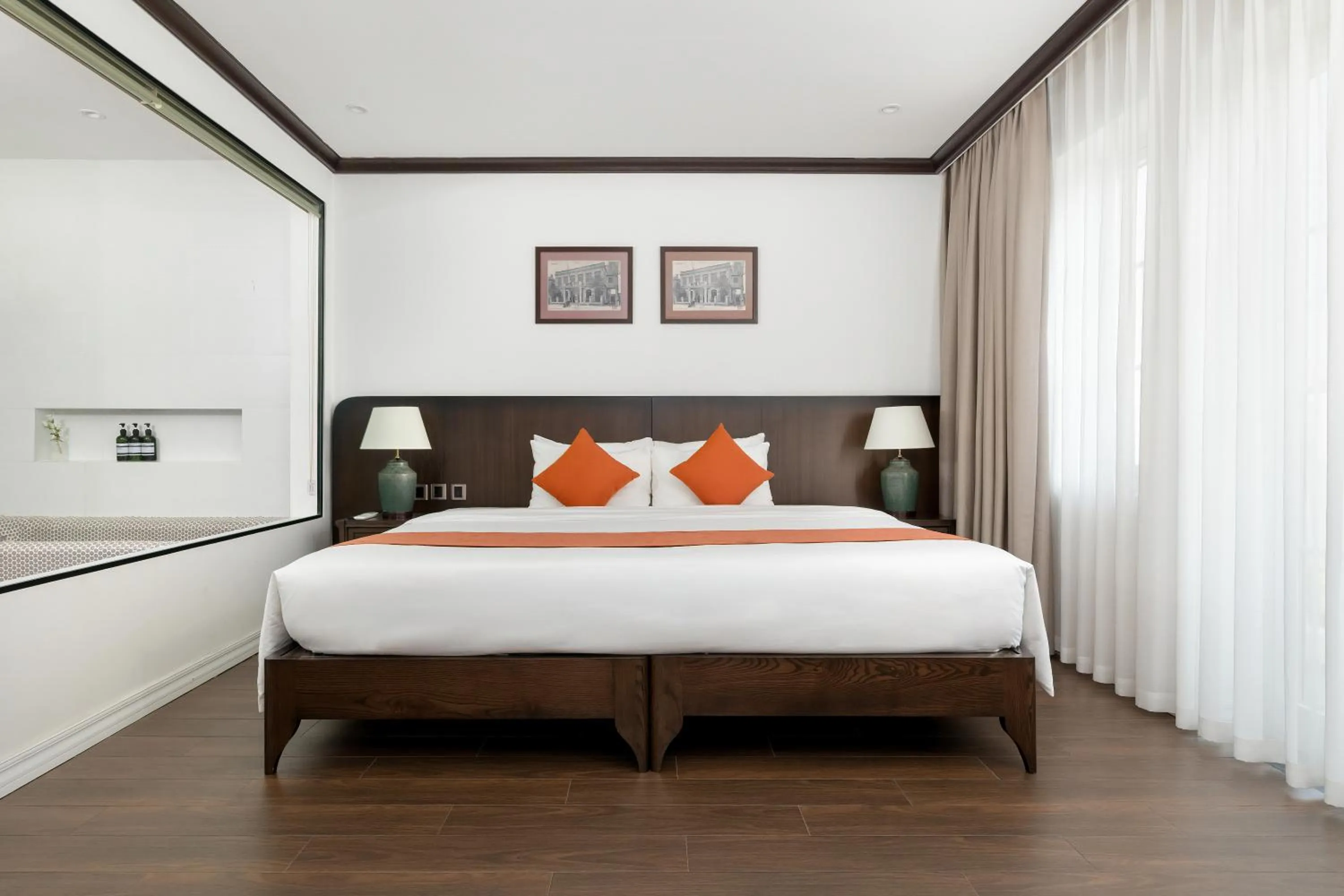 Bed in Paul Chabot Hotel