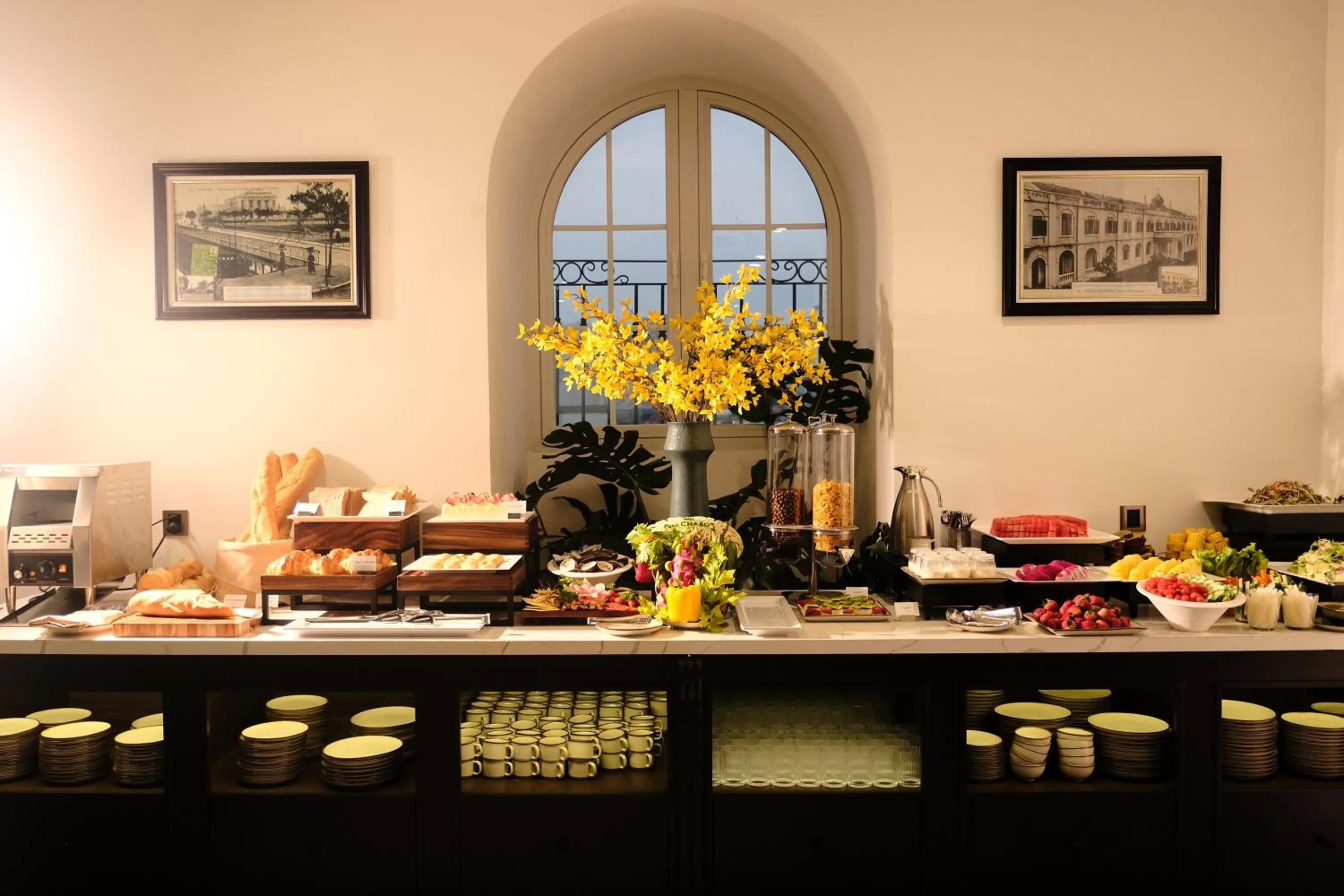 Breakfast in Paul Chabot Hotel