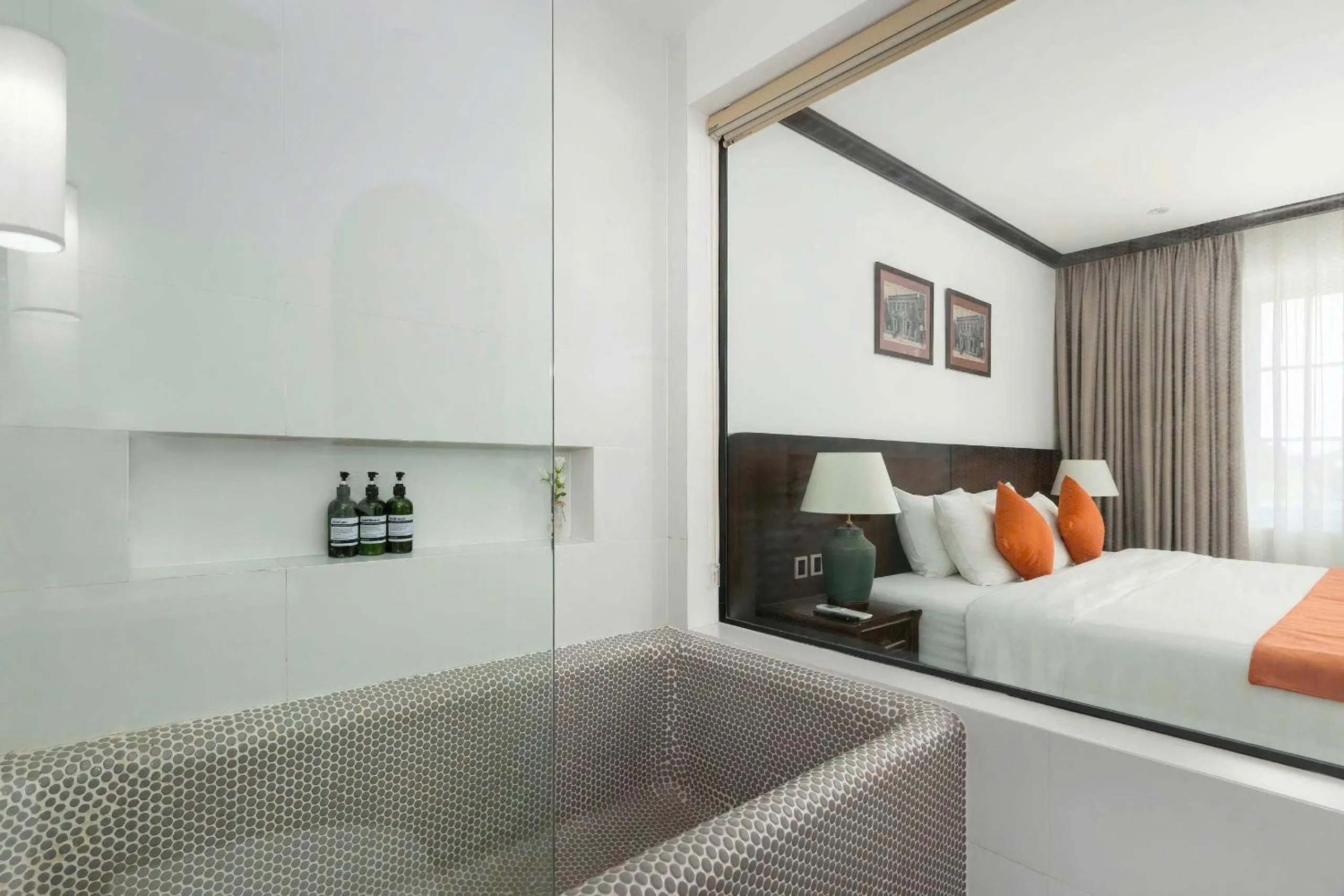 Bed in Paul Chabot Hotel