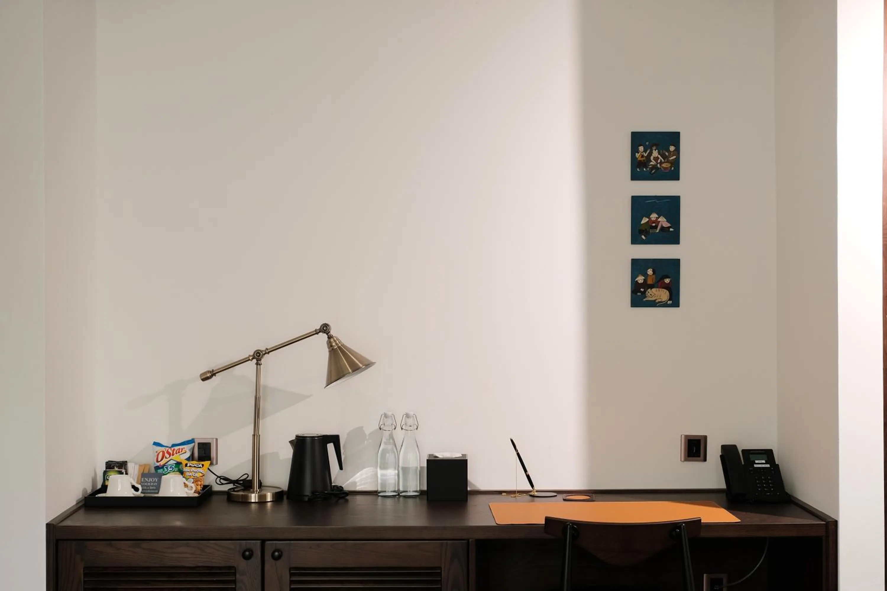 Coffee/tea facilities in Paul Chabot Hotel