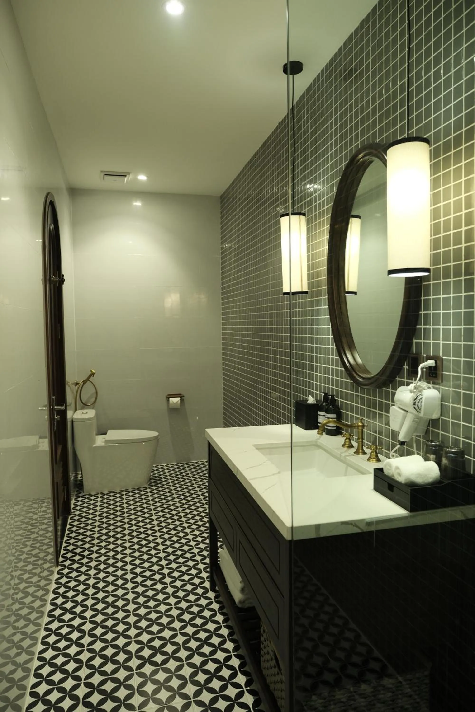 Shower in Paul Chabot Hotel