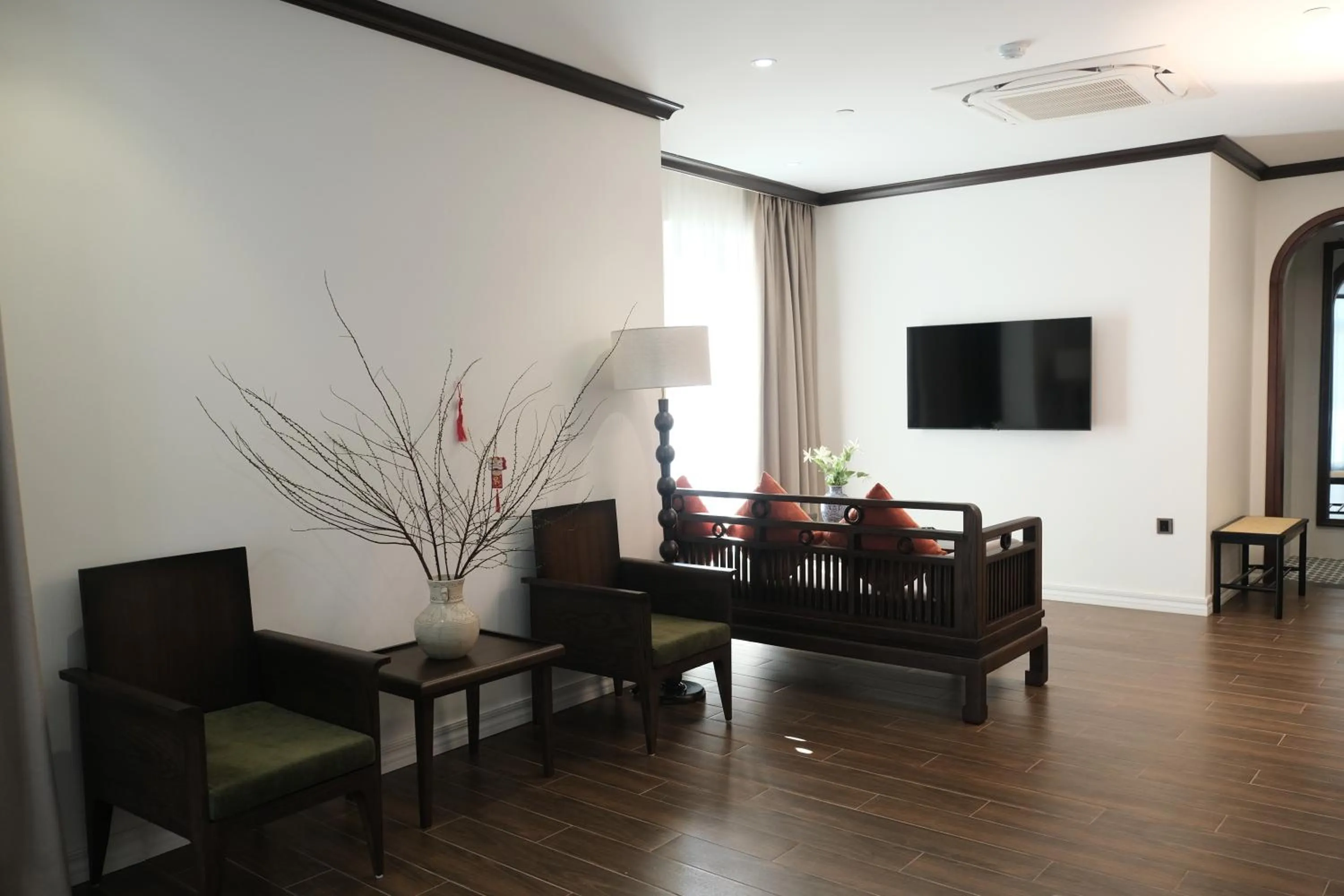 Photo of the whole room in Paul Chabot Hotel