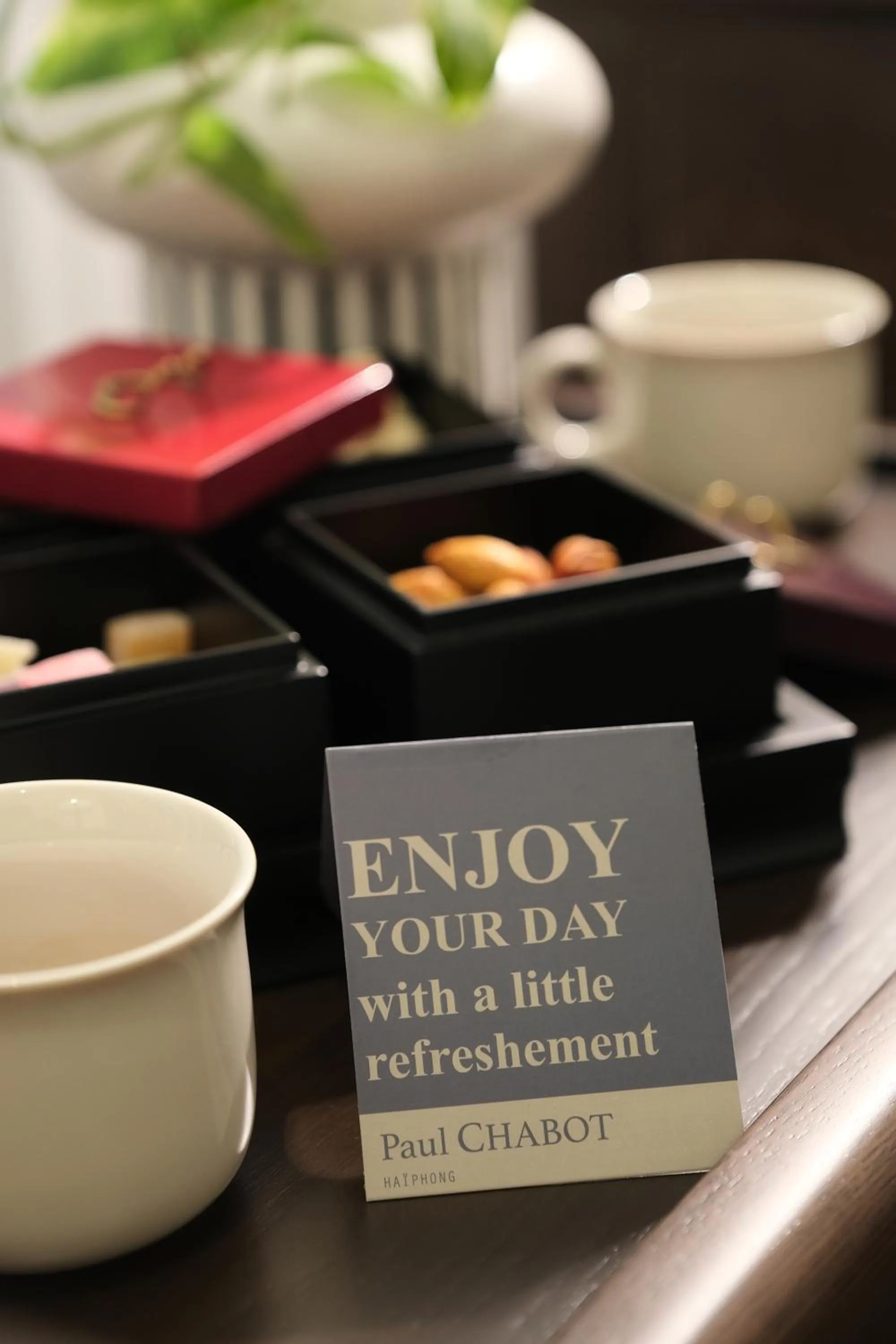 Food and drinks in Paul Chabot Hotel